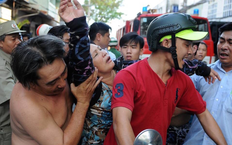 Chay lon o Sai Gon, hang tram nguoi thao chay hinh anh