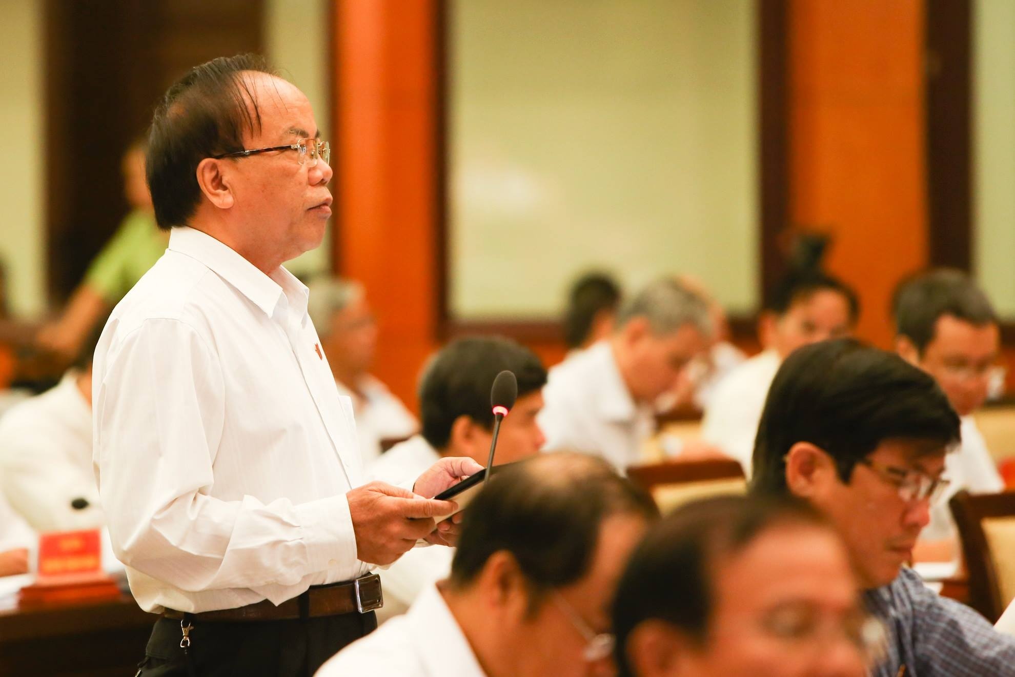 Sao chong tham nhung khong duoc thao luan o HDND? hinh anh