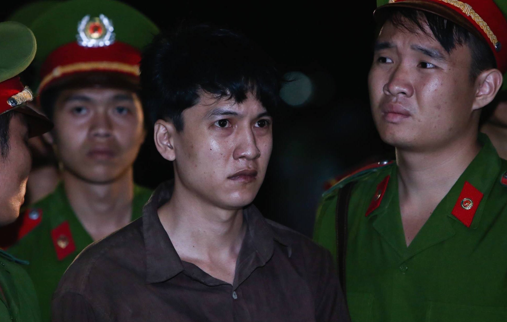 Nguyen Hai Duong dung khong vung khi bi tuyen an tu hinh anh