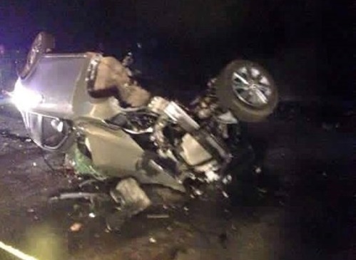 Oto doi dau o Ha Giang, 4 nguoi chet, 3 nhap vien hinh anh