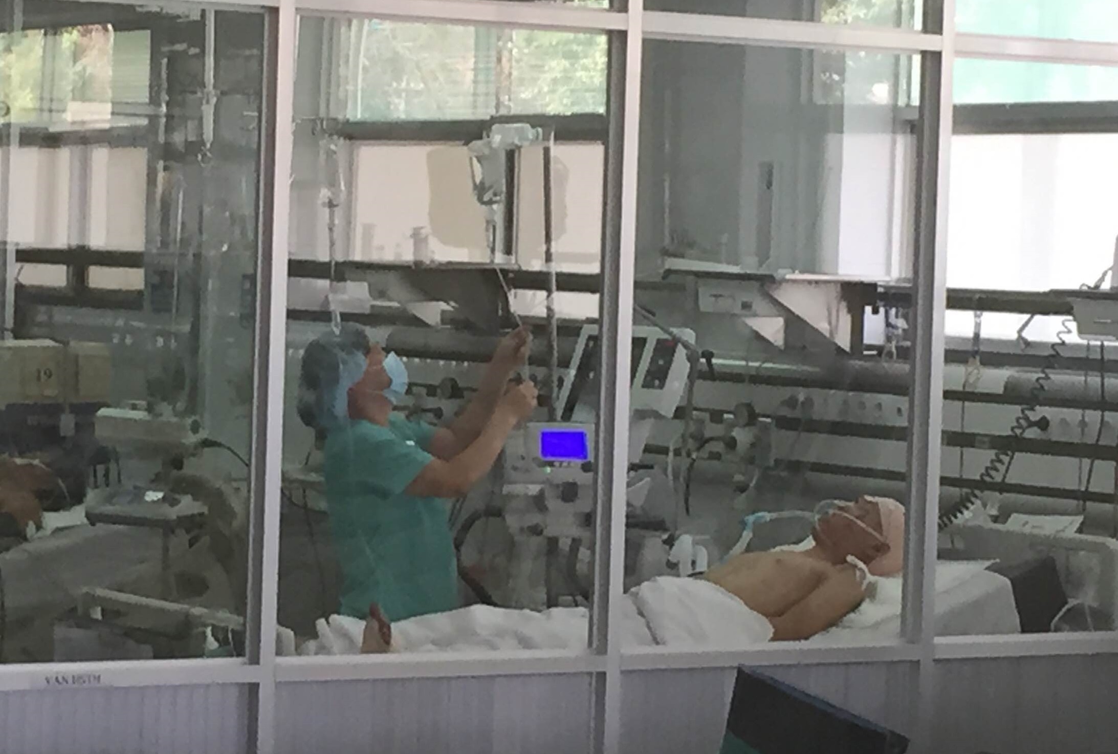 Giang ho o Sai Gon chem dut tay nan nhan anh 1