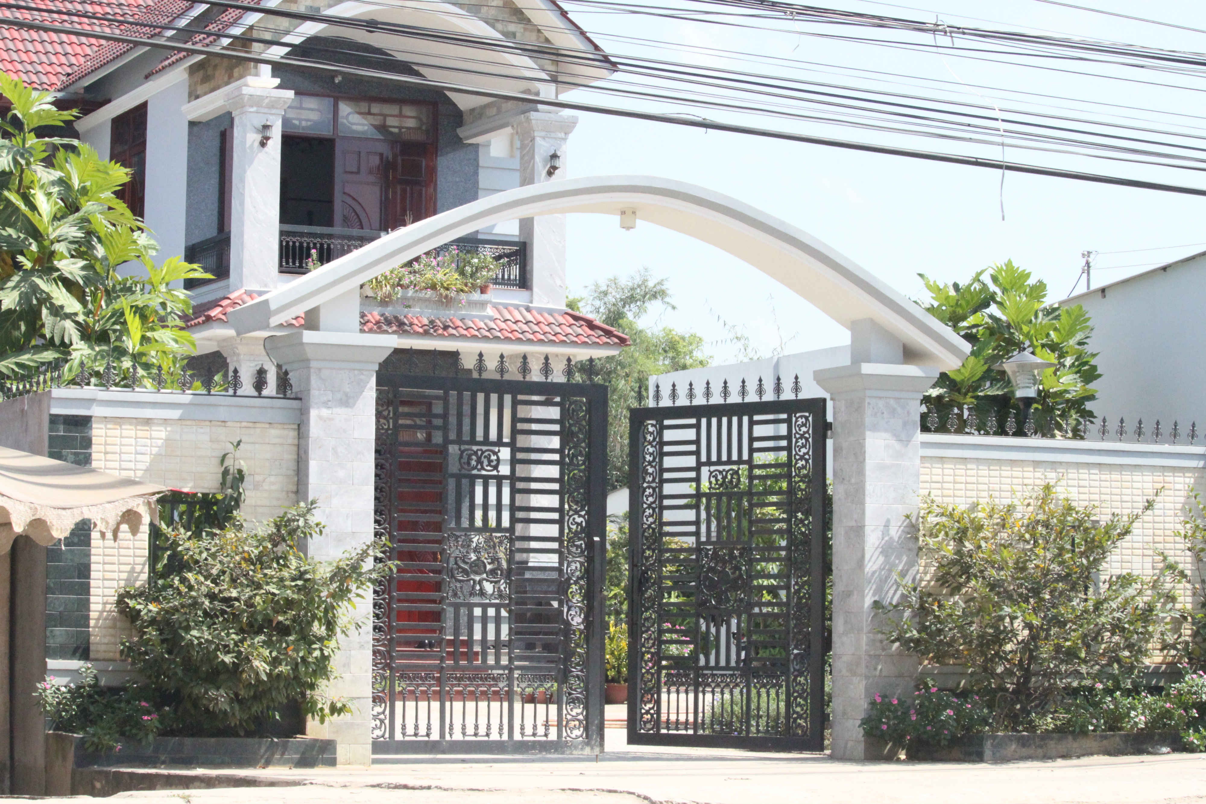 Bat ten trom no sung o nha bi thu huyen hinh anh