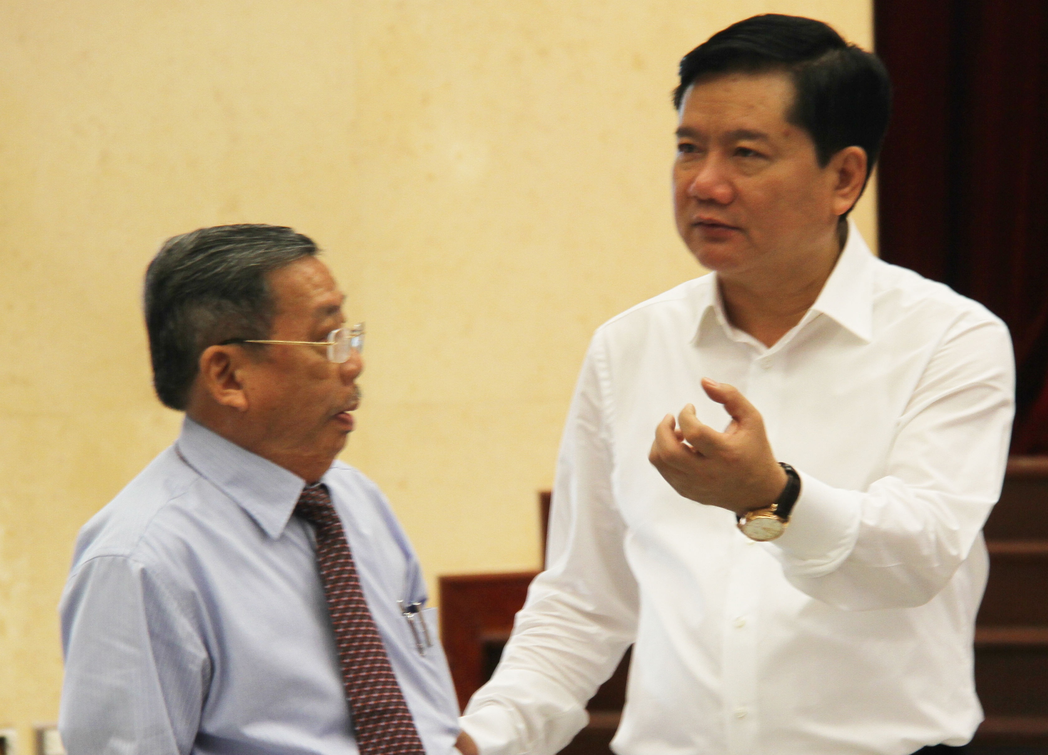 Bi thu Thang: 'Doanh nghiep cu noi that, dung so bi tru dap' hinh anh