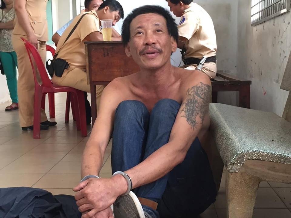 Lai xe dien nao loan 5 quan giua Sai Gon hinh anh