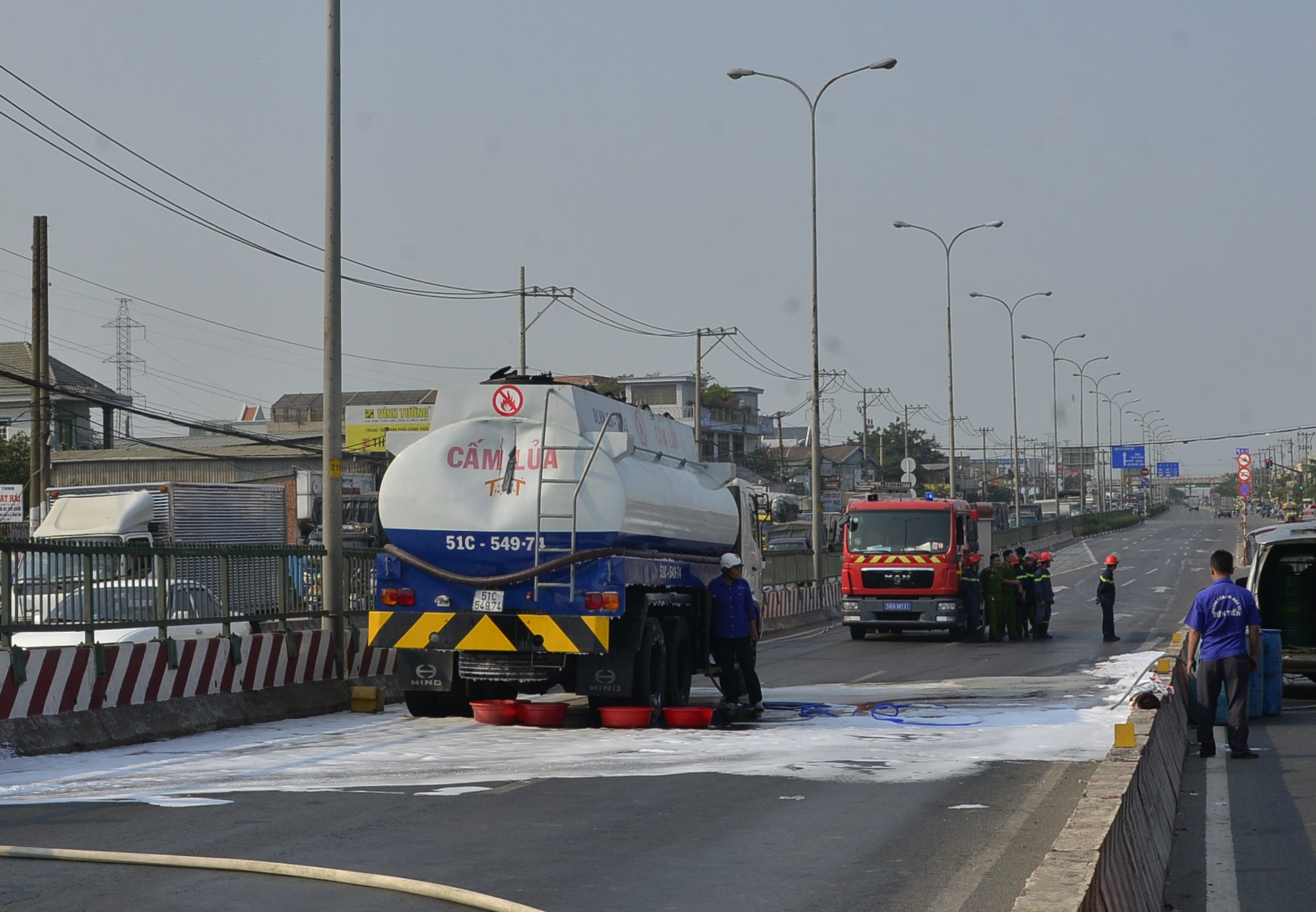 xe bon cho xang bi tai nan anh 1