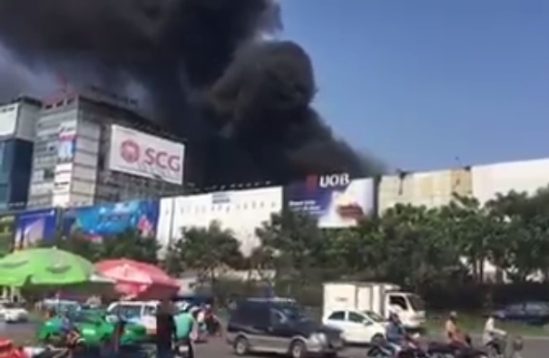 Chay lon gan san bay Tan Son Nhat hinh anh