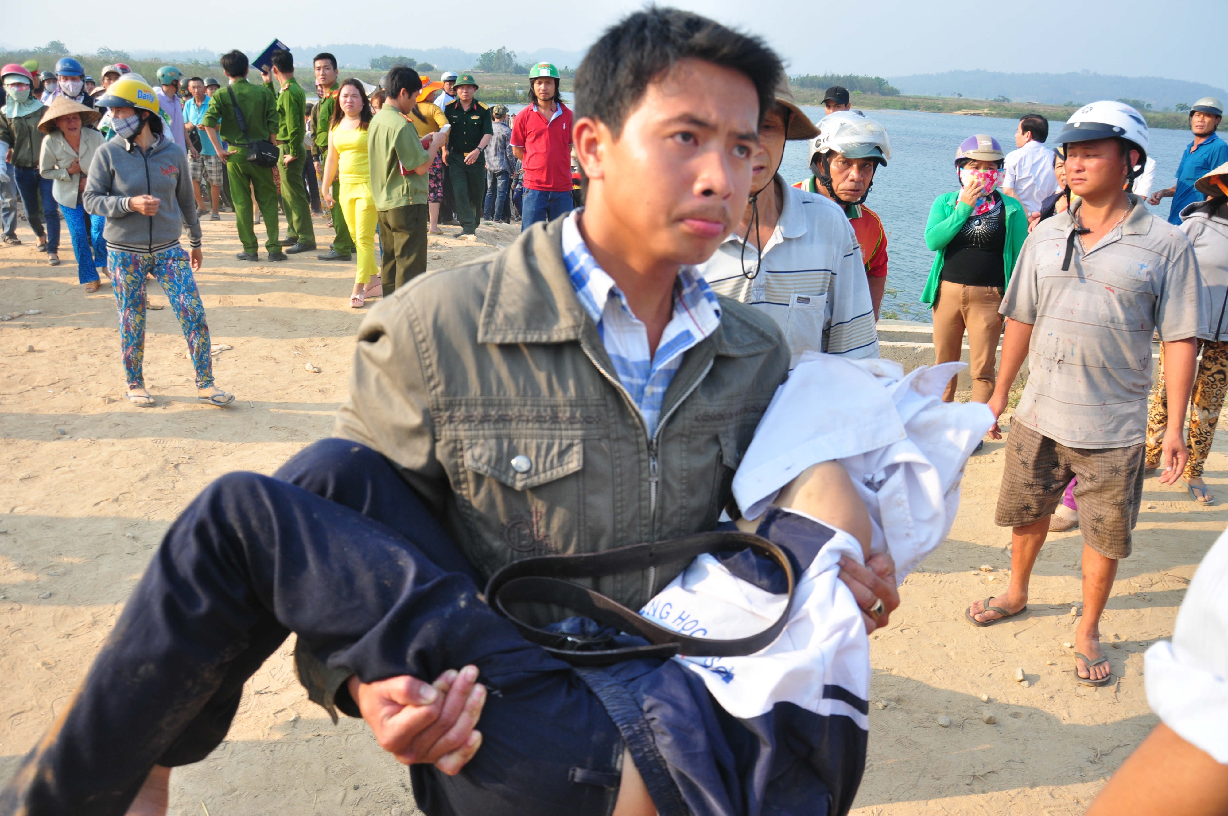 9 hoc sinh chet duoi o quang ngai anh 2