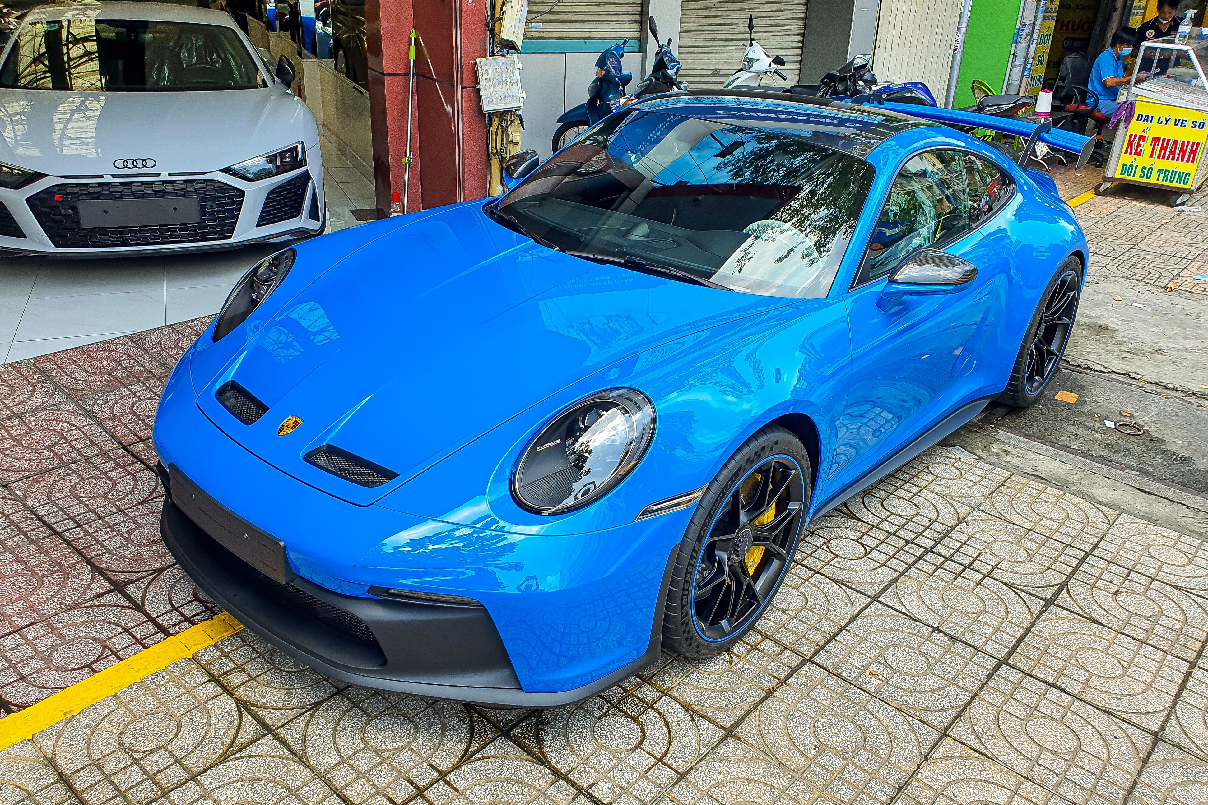 siêu xe,  lamborghini,  huracan,  aventador,  urus,  ferrari,  roma,  mclaren,  p1,  mclaren p1,  ford,  ford gt,  chevrolet,  camaro,  Jaguar,  F-Type,  McLaren 720S,  720s,  bugatti,  chiron,  veyron,  bmw m8,  m8,  bmw,  nissan,  350z,  nissan 350z,  Tesla Roadster,  Tesla,  porsche,  911,  porsche 911,  nissan gt-r,  gt-r,  gtr,  ford mustang,  mustang,  toyota supra,  supra,  toyota,  bmw i8,  i8,  audi,  audi r8 ảnh 16 sieu xe,  lamborghini,  huracan,  aventador,  urus,  ferrari,  roma,  mclaren,  p1,  mclaren p1,  ford,  ford gt,  chevrolet,  camaro,  Jaguar,  F-Type,  McLaren 720S,  720s,  bugatti,  chiron,  veyron,  bmw m8,  m8,  bmw,  nissan,  350z,  nissan 350z,  Tesla Roadster,  Tesla,  porsche,  911,  porsche 911,  nissan gt-r,  gt-r,  gtr,  ford mustang,  mustang,  toyota supra,  supra,  toyota,  bmw i8,  i8,  audi,  audi r8 anh 16