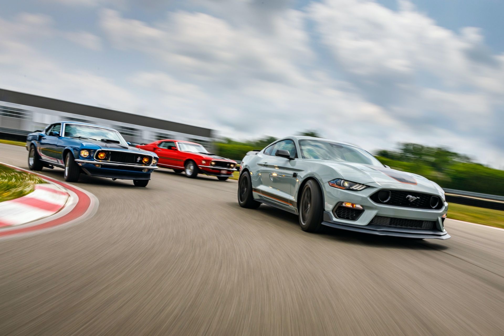 xe cơ bắp mỹ,  xe thể thao,  ford mustang,  ford mustang mach 1 ảnh 14 xe co bap my,  xe the thao,  ford mustang,  ford mustang mach 1 anh 14