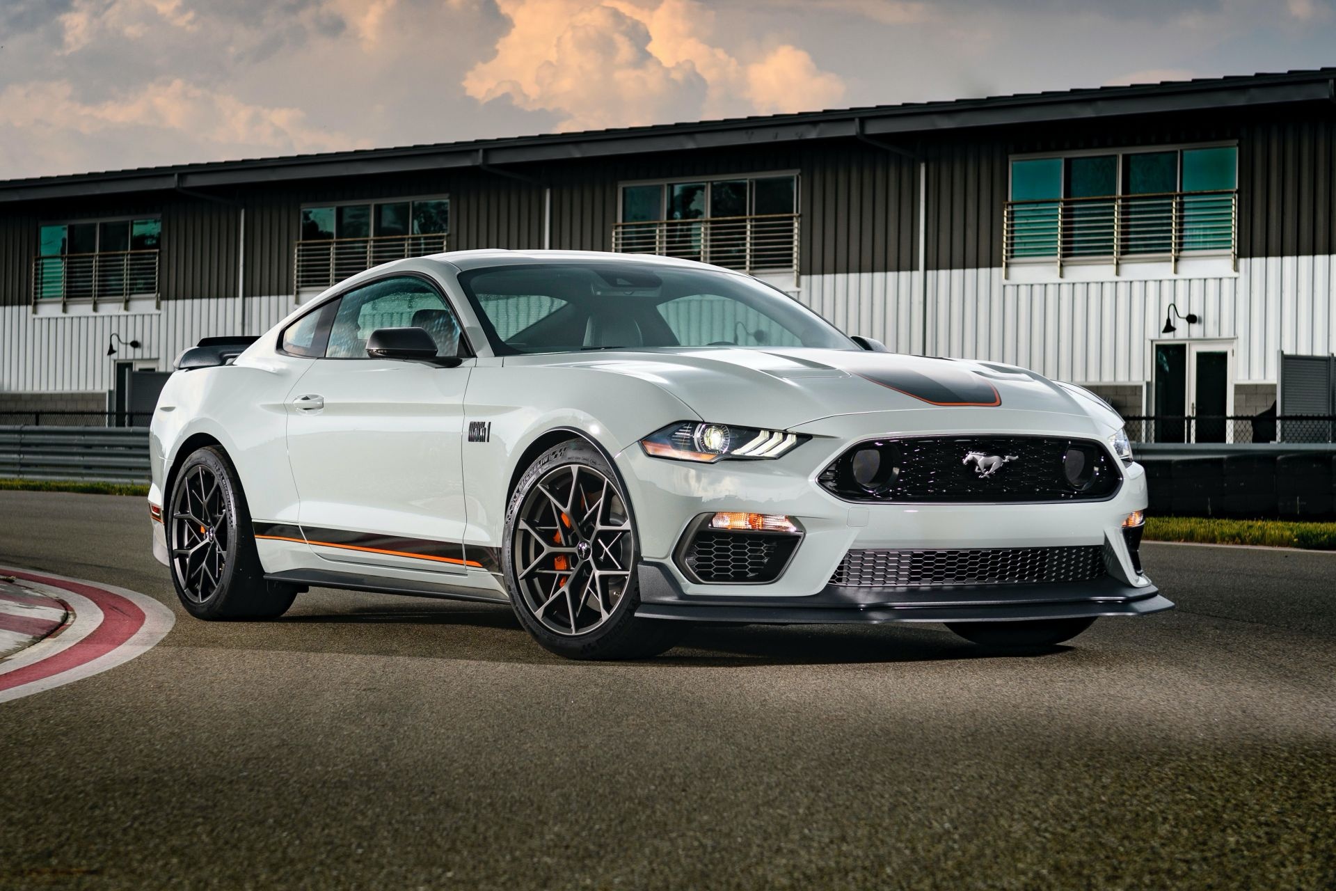 xe cơ bắp mỹ,  xe thể thao,  ford mustang,  ford mustang mach 1 ảnh 17 xe co bap my,  xe the thao,  ford mustang,  ford mustang mach 1 anh 17
