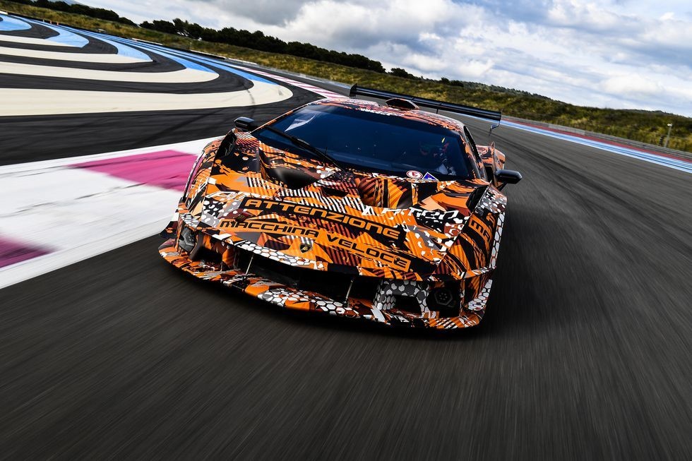 Lamborghini SCV12 - sieu xe truong dua cong suat 830 ma luc hinh anh