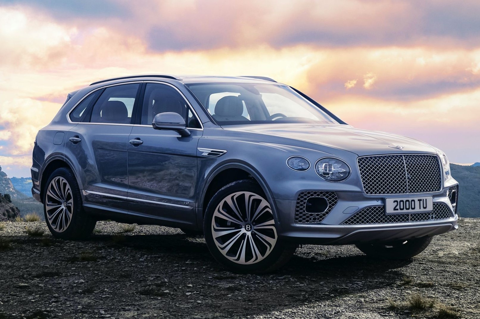 Bentley Bentayga 2021 ra mat - nang cap thiet ke va cong nghe hinh anh