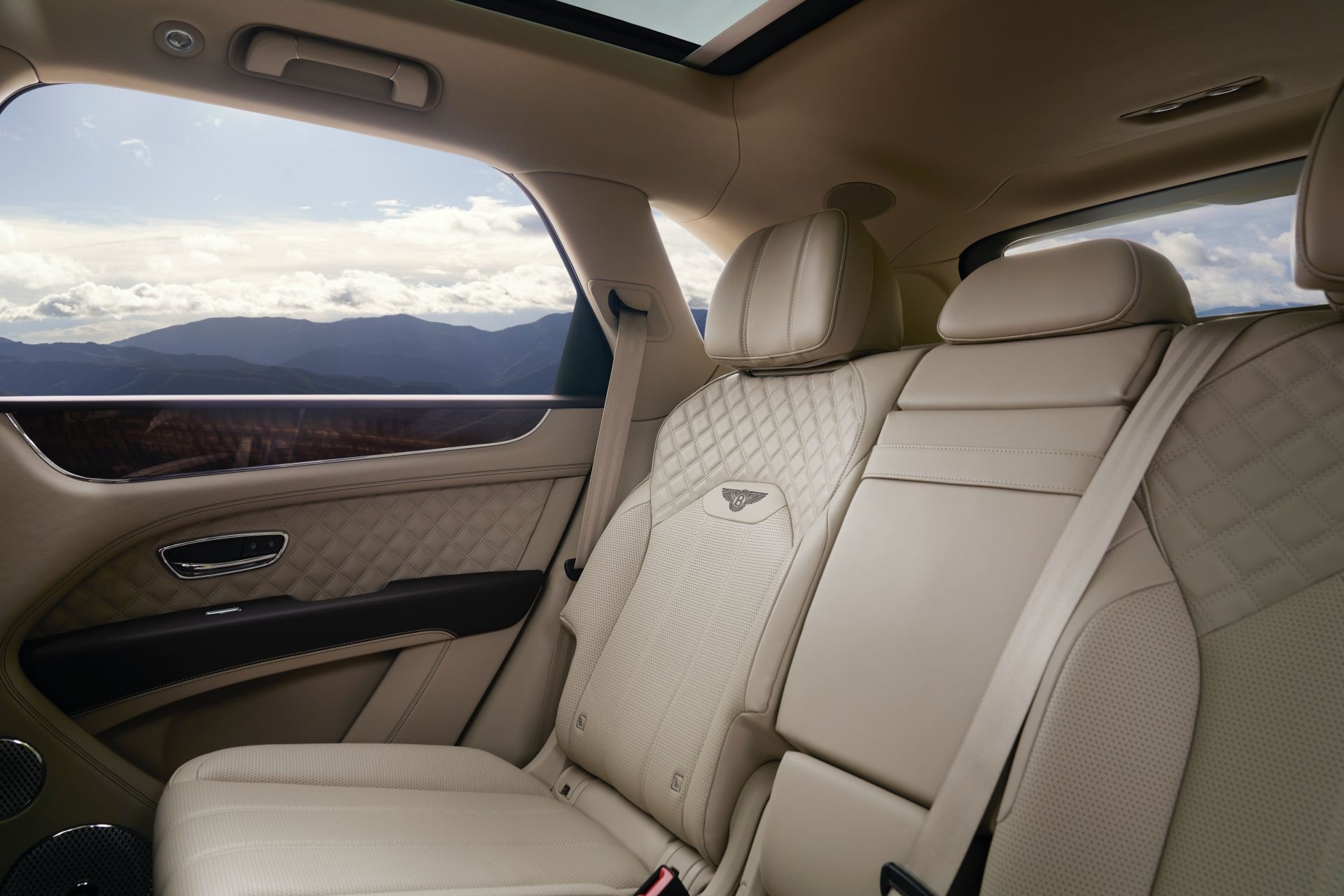 bentley,  xe sang,  suv,  bentayga,  bentley bentayga ảnh 11 bentley,  xe sang,  suv,  bentayga,  bentley bentayga anh 11