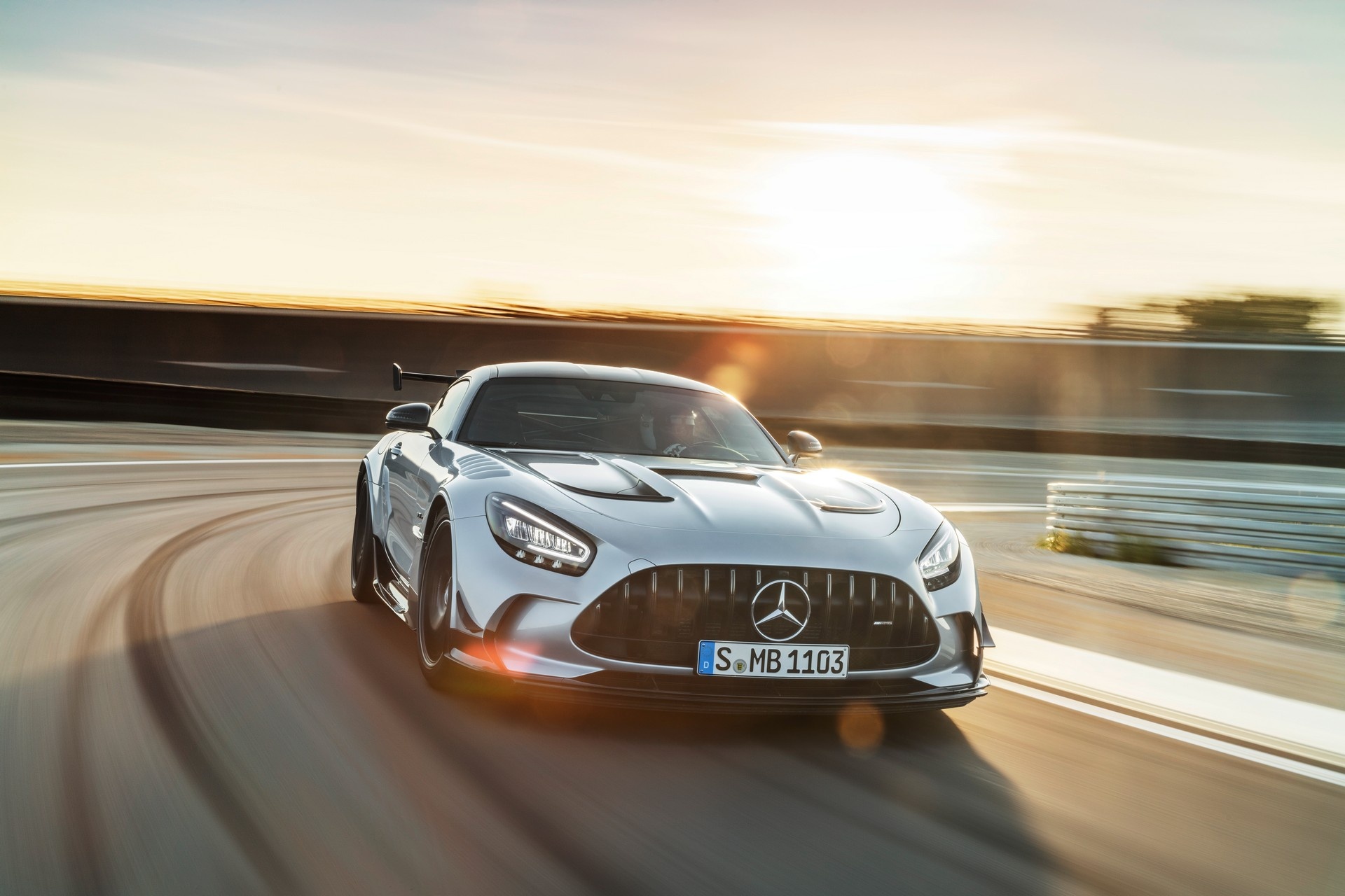 Mercedes-AMG GT Black Series anh 1