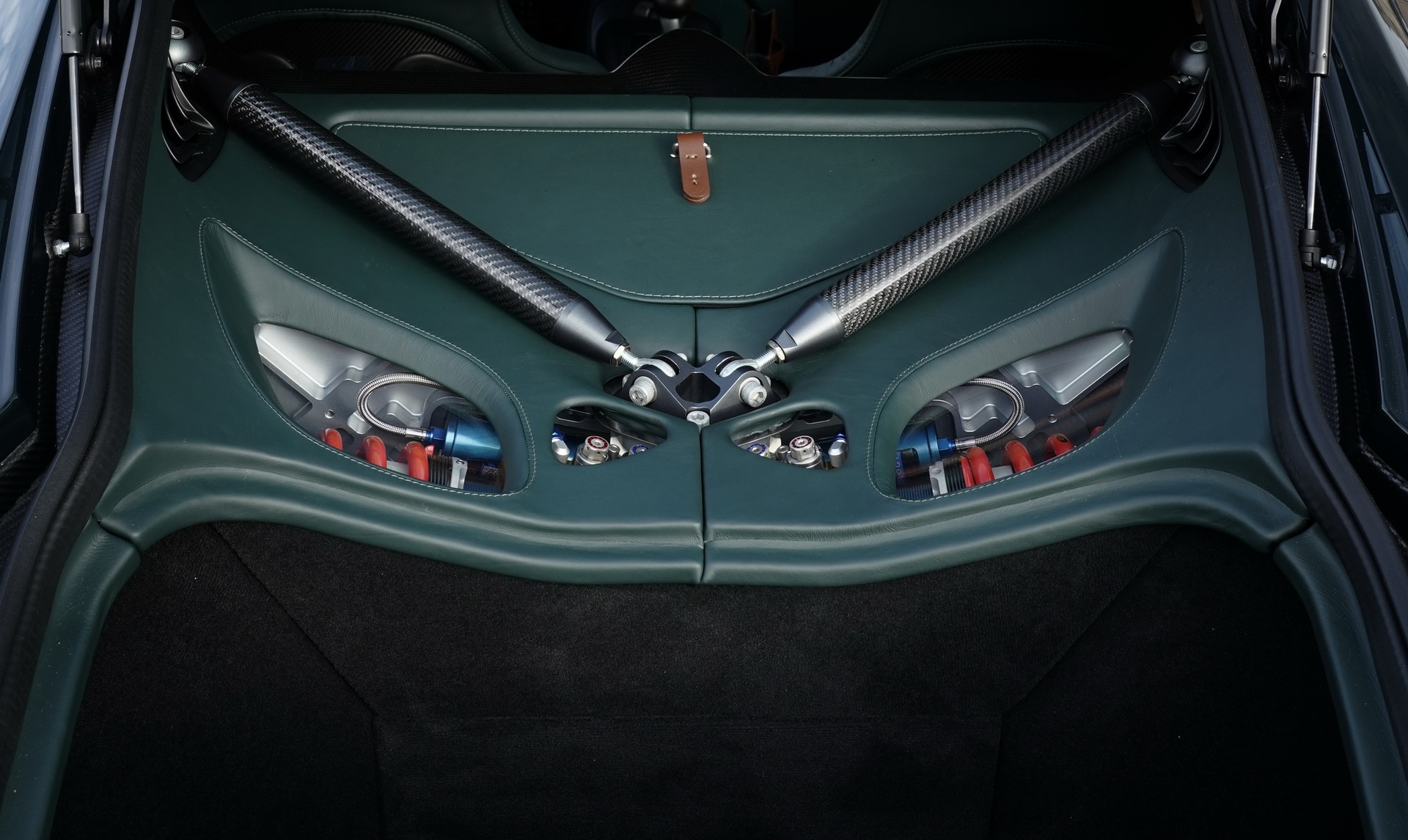 aston martin,  v8,  vantage,  aston martic victor ảnh 6 aston martin,  v8,  vantage,  aston martic victor anh 6