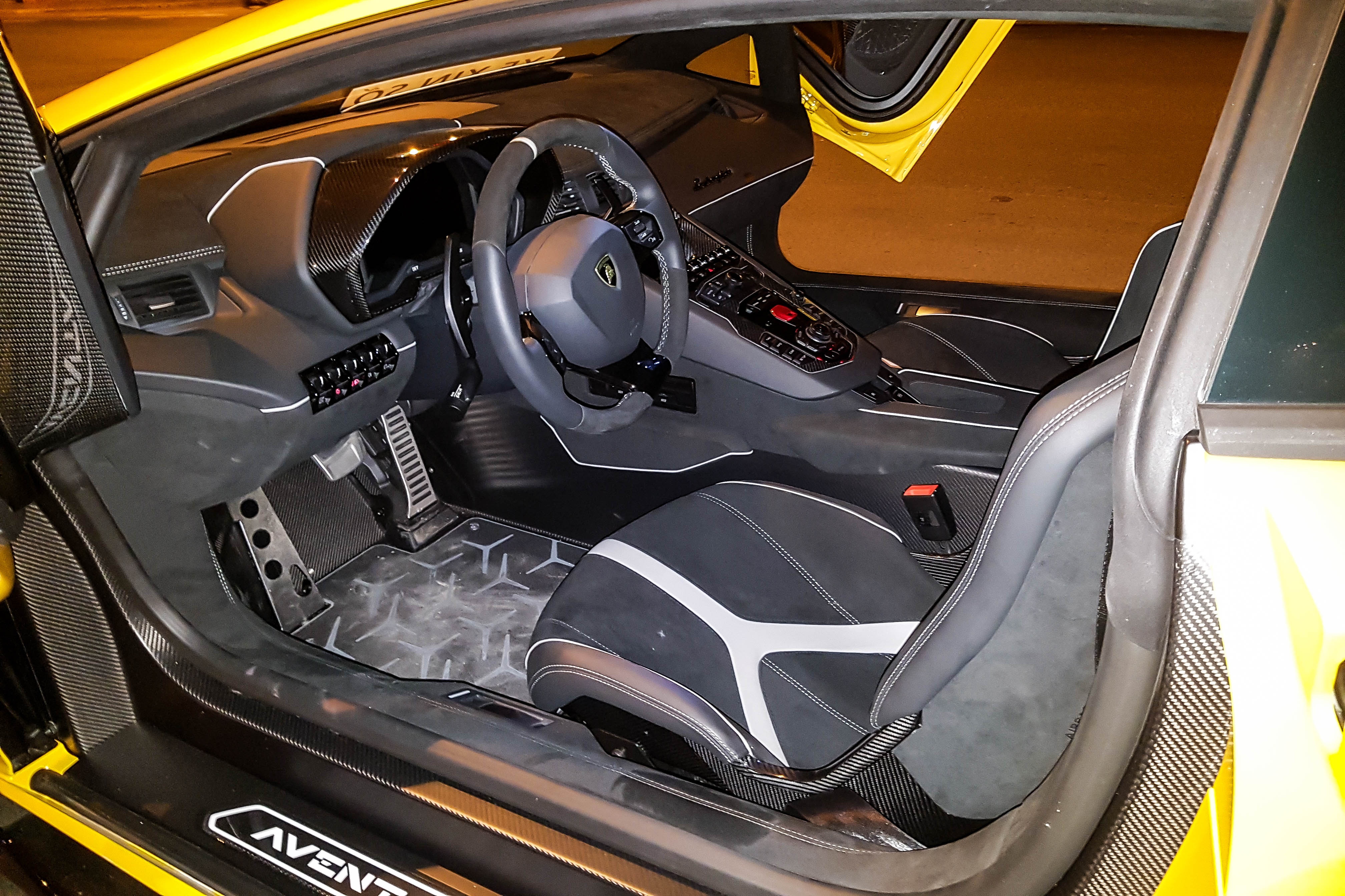 Lamborghini Aventador SVJ thứ 2 tại Việt Nam ảnh 5 Lamborghini Aventador SVJ thu 2 tai Viet Nam anh 5