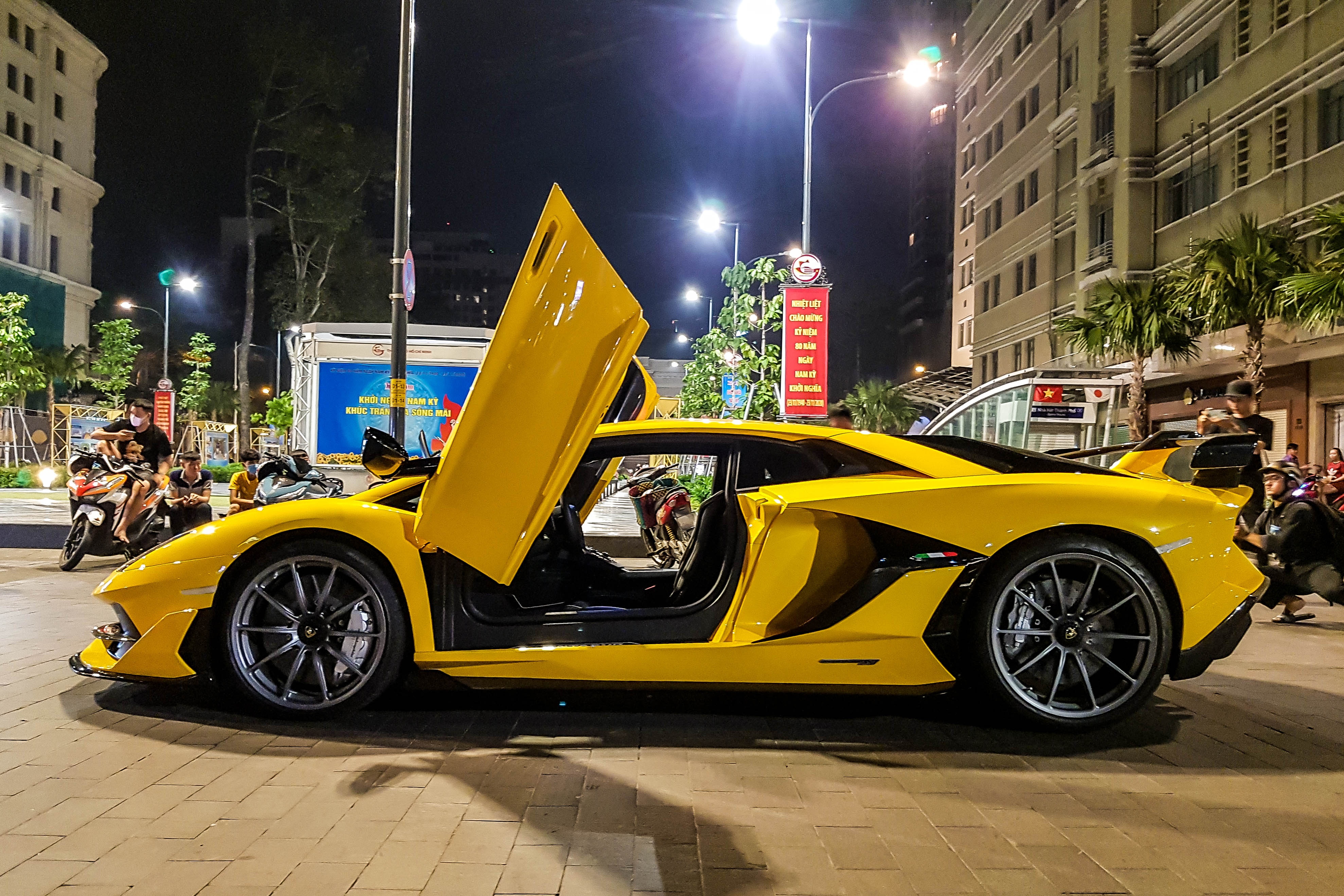 Lamborghini Aventador SVJ thứ 2 tại Việt Nam ảnh 10 Lamborghini Aventador SVJ thu 2 tai Viet Nam anh 10