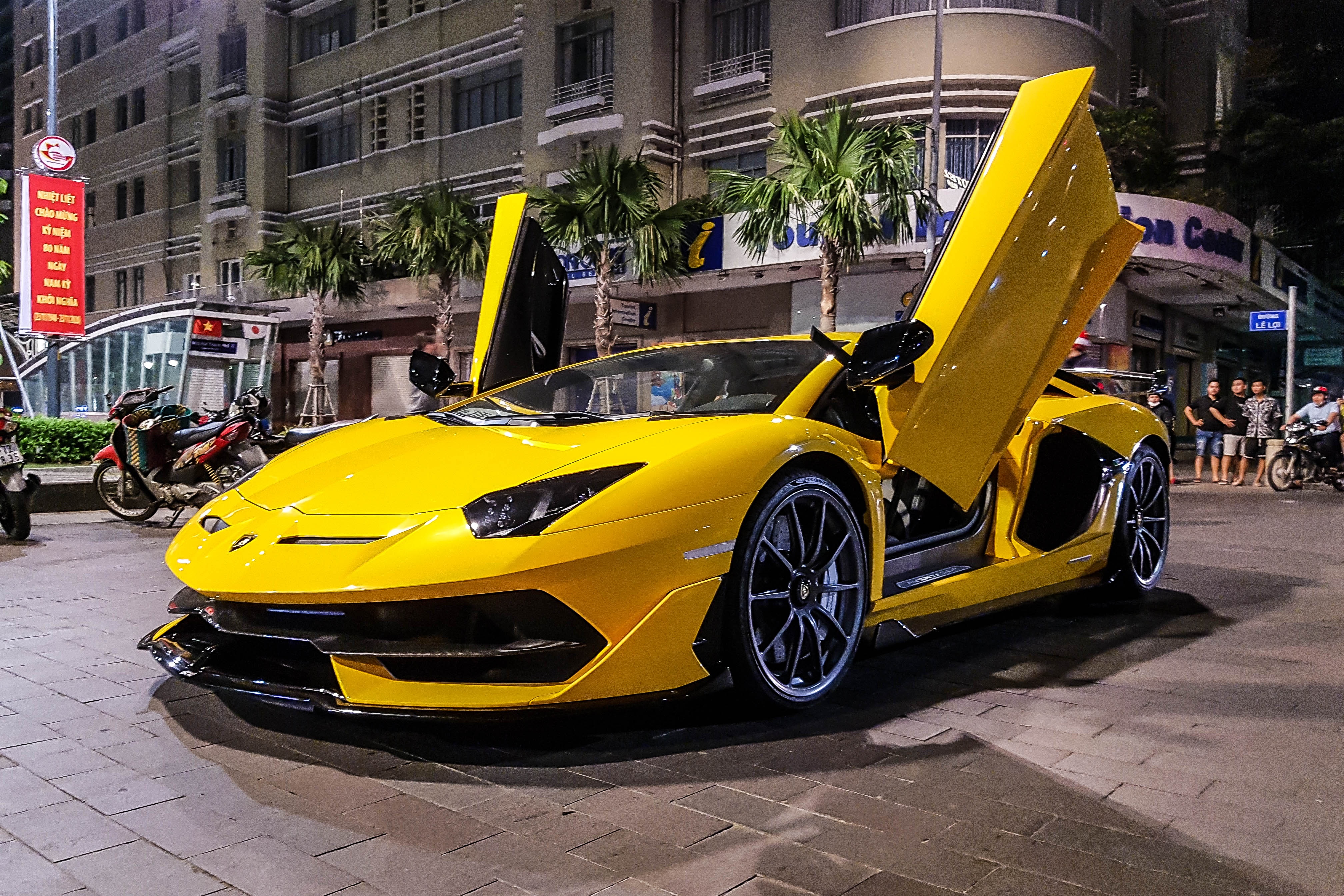 Lamborghini Aventador SVJ thứ 2 tại Việt Nam ảnh 2 Lamborghini Aventador SVJ thu 2 tai Viet Nam anh 2