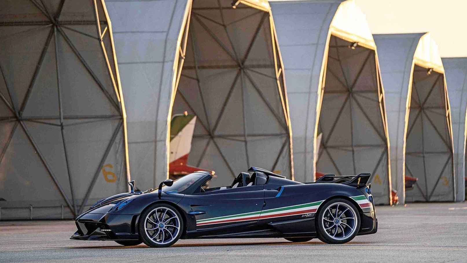 pagani,  tricolore,  pagani huayra,  huayra,  pagani huayra tricolore,  zonda,  zonda tricolore,  pagani zonda tricolore anh 3