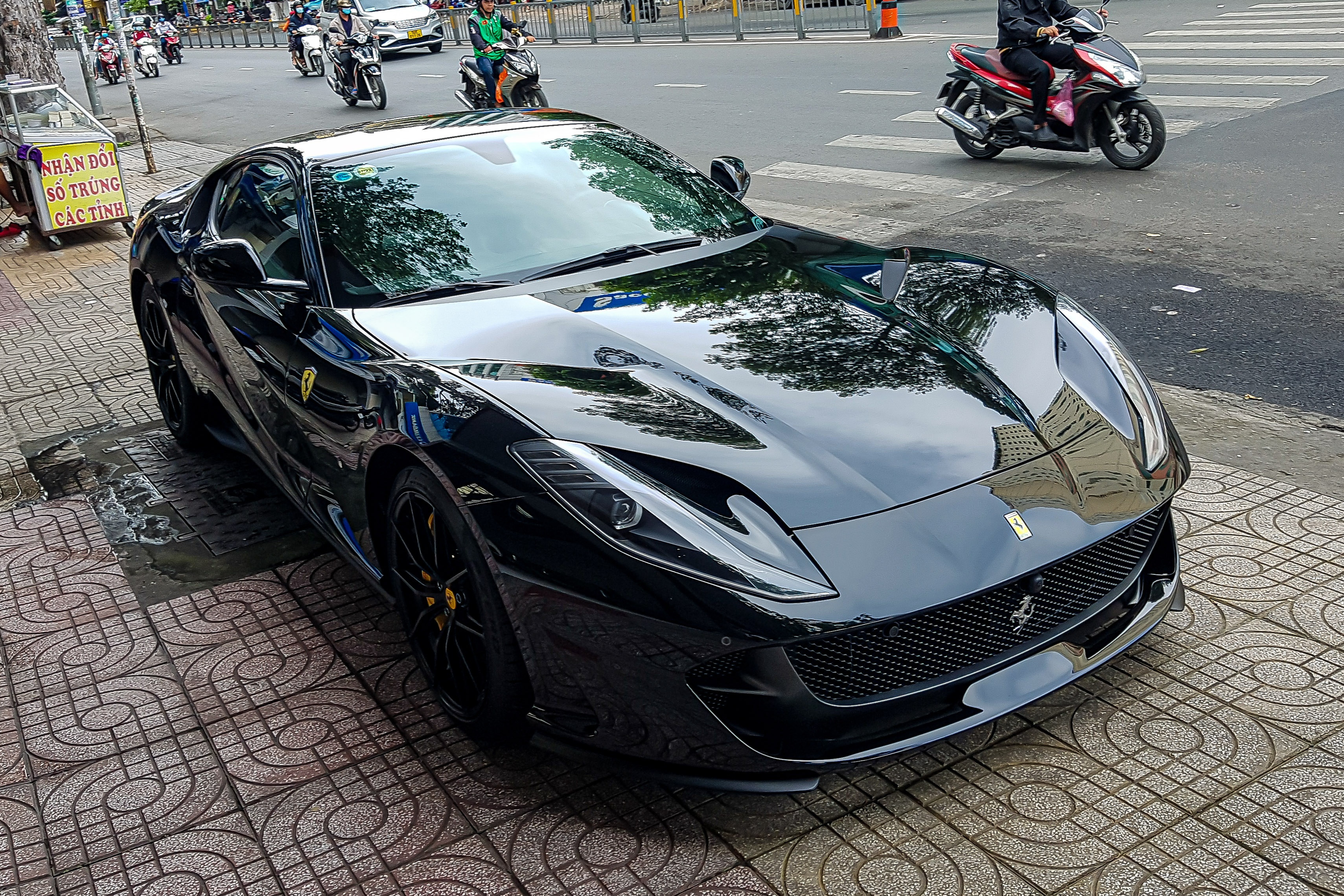 xe Ferrari manh nhat Viet Nam anh 4