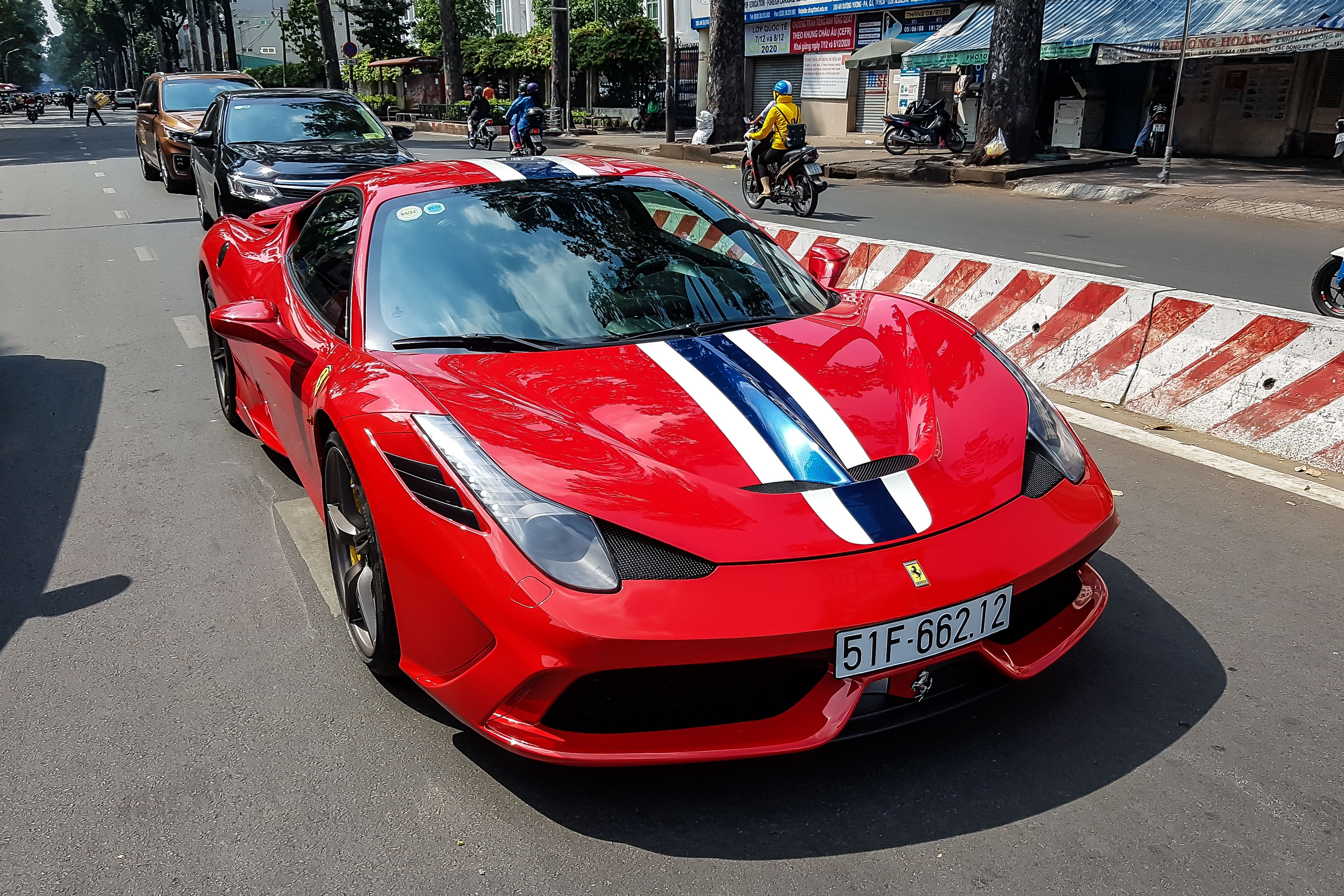 Ferrari 458 Speciale doc nhat Viet Nam tro lai voi mau son nguyen ban hinh anh