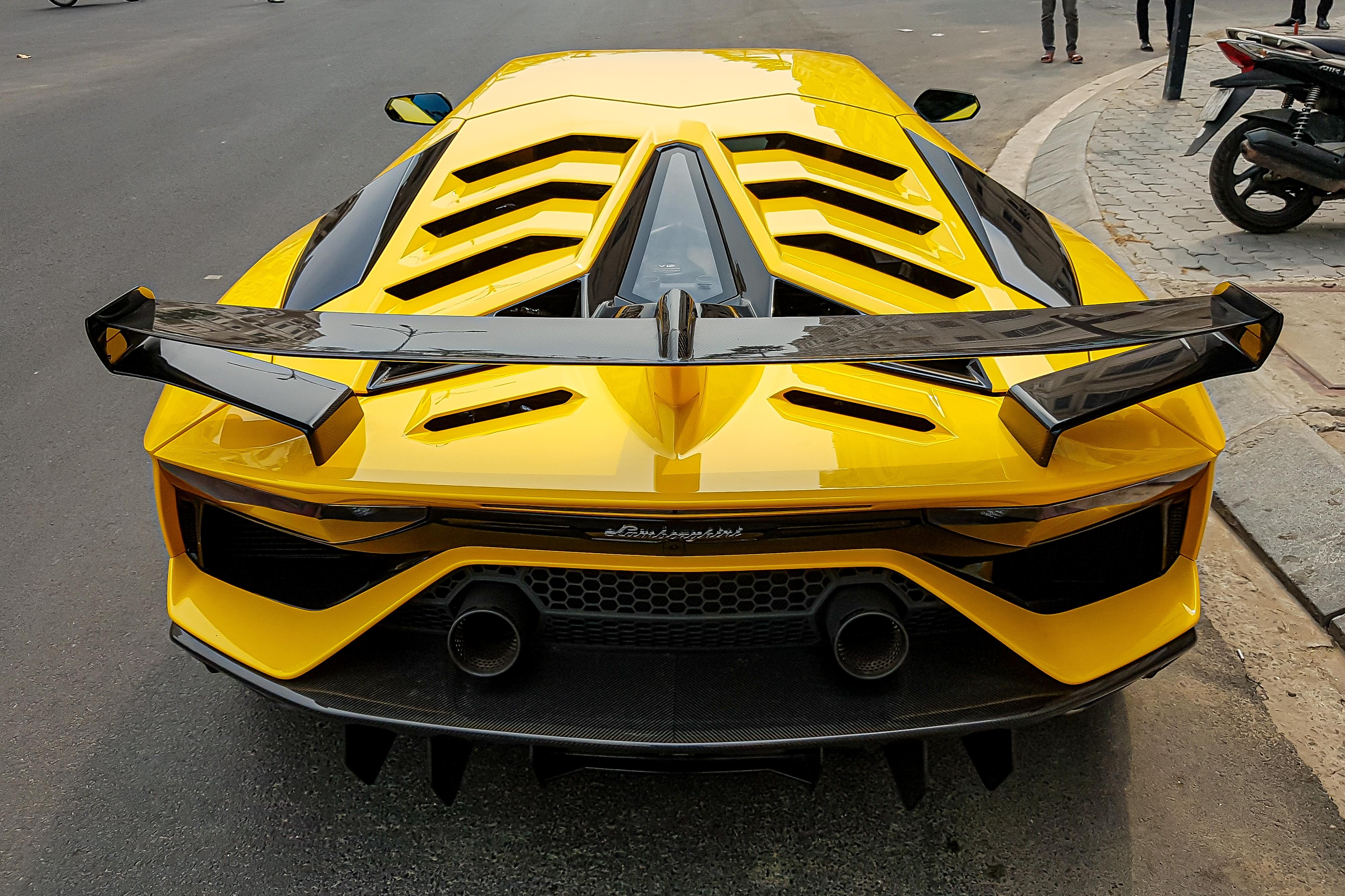 Ferrari F8 Spider dau tien tai Viet Nam xuong pho anh 10