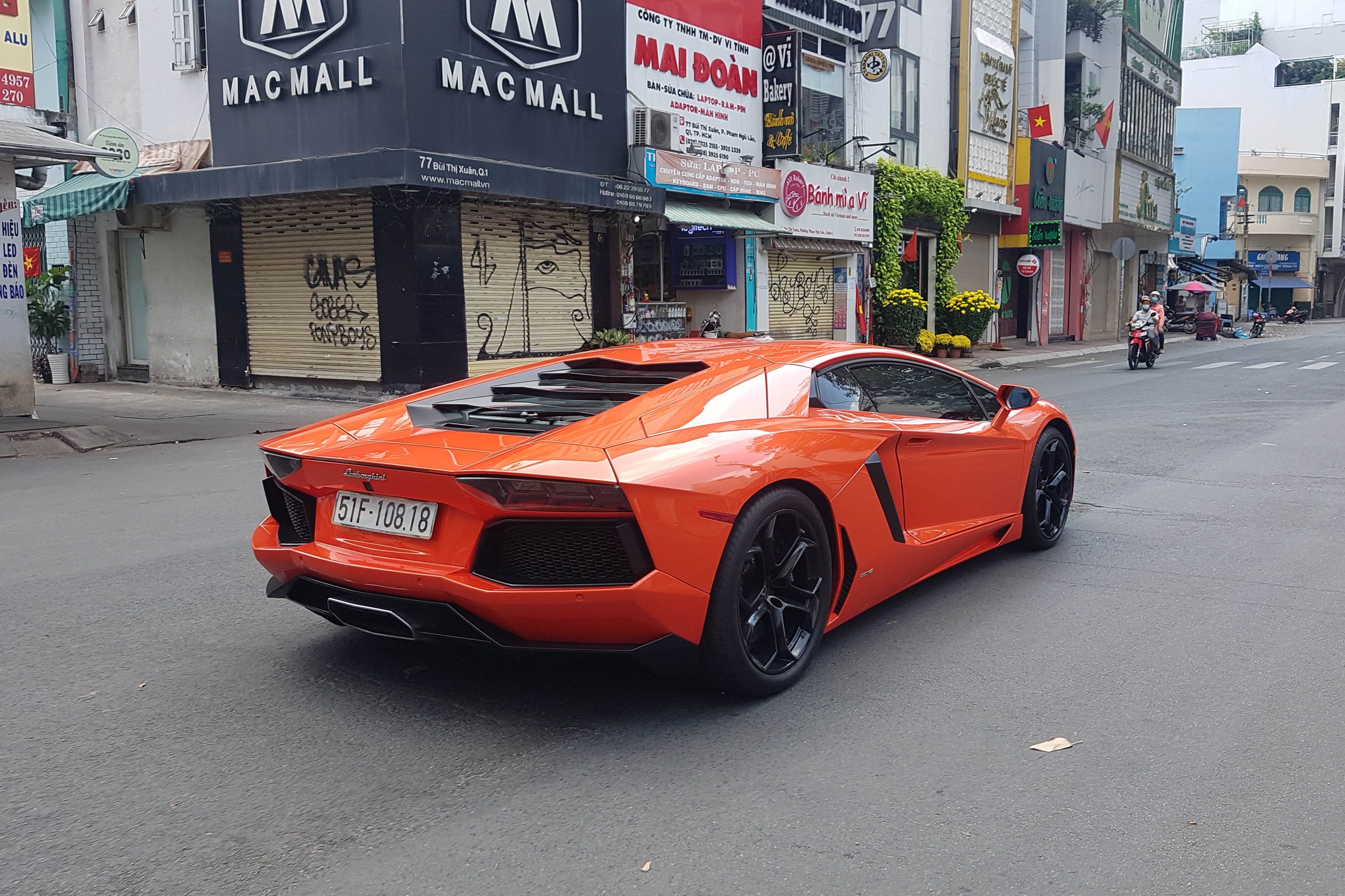 lamborghini,  aventador,  mclaren,  720s,  mclaren 720s,  lamborghini aventador,  subaru,  wrx sti,  dodge,  challenger,  dodge challenger,  lincoln continental,  porsche,  911,  porsche 911,  gt3,  gt3 rs,  911 gt3 rs,  911 gt3,  bentley,  bmw i8,  mercedes,  ford mustang,  tet,  tet tan suu,  2021,  tet tan suu 2021 anh 2