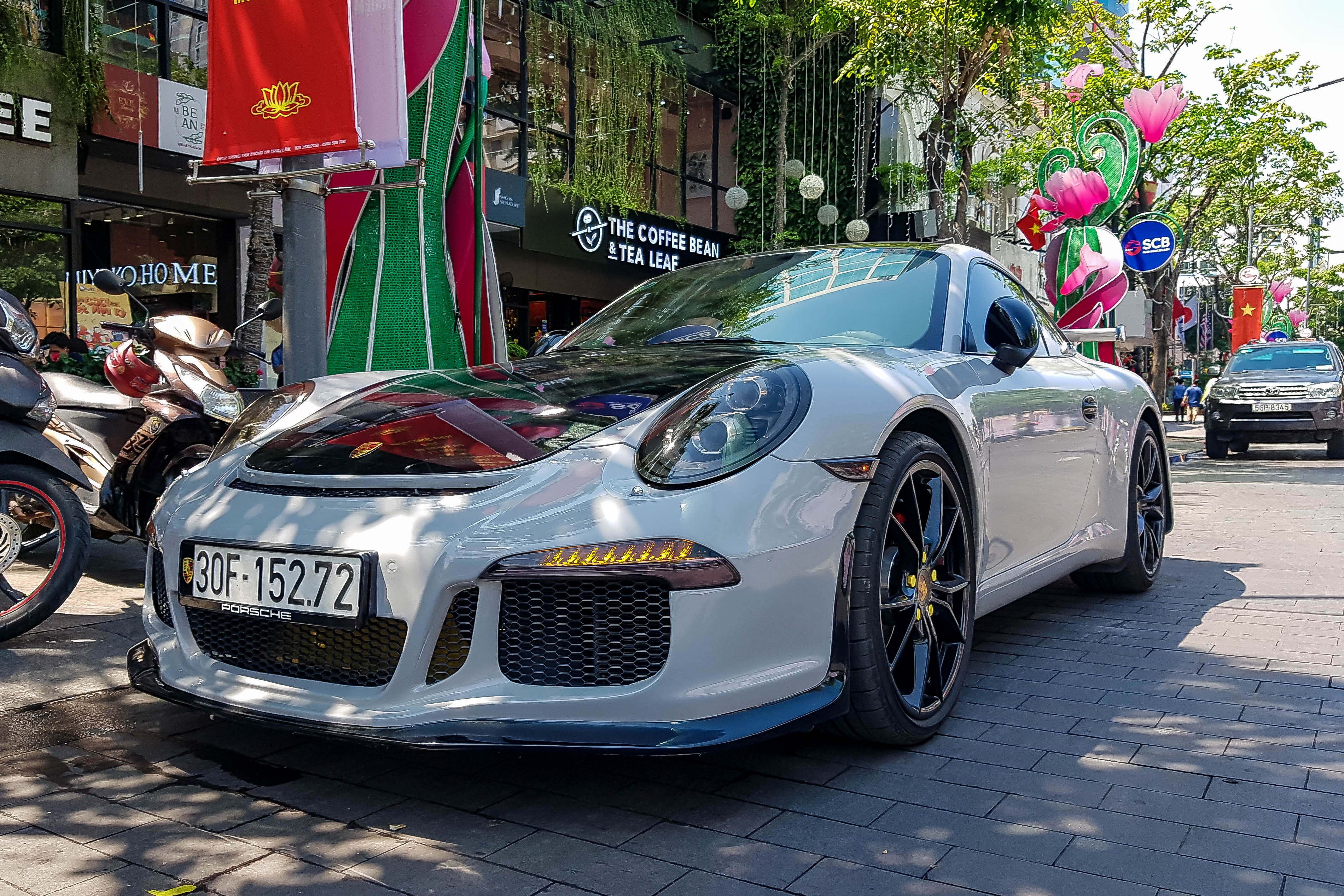 lamborghini,  aventador,  mclaren,  720s,  mclaren 720s,  lamborghini aventador,  subaru,  wrx sti,  dodge,  challenger,  dodge challenger,  lincoln continental,  porsche,  911,  porsche 911,  gt3,  gt3 rs,  911 gt3 rs,  911 gt3,  bentley,  bmw i8,  mercedes,  ford mustang,  tet,  tet tan suu,  2021,  tet tan suu 2021 anh 7