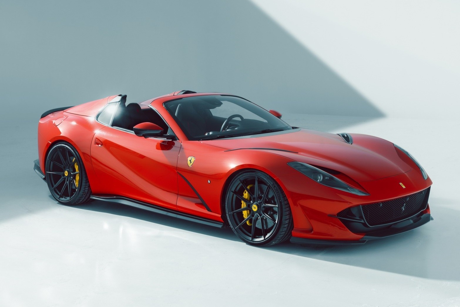 Novitec ra mat goi nang cap danh cho sieu xe mui tran Ferrari 812 GTS hinh anh