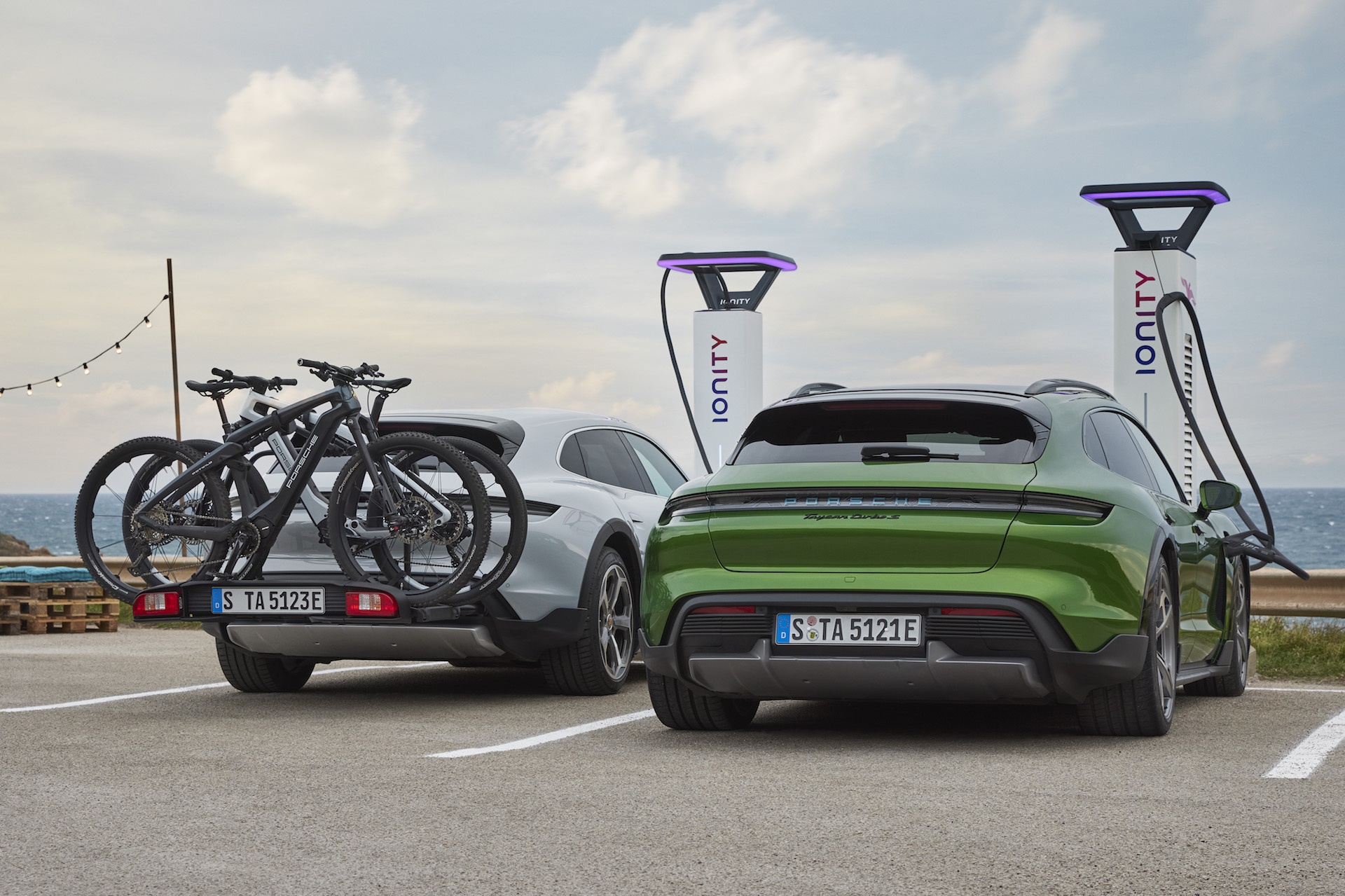 porsche,  porsche taycan,  taycan,  taycan cross turismo,  porsche taycan cross turismo,  taycan 4,  taycan 4s,  taycan turbo,  taycan turbo s,  porsche ebike,  porsche ebike sport,  porsche ebike cross anh 15