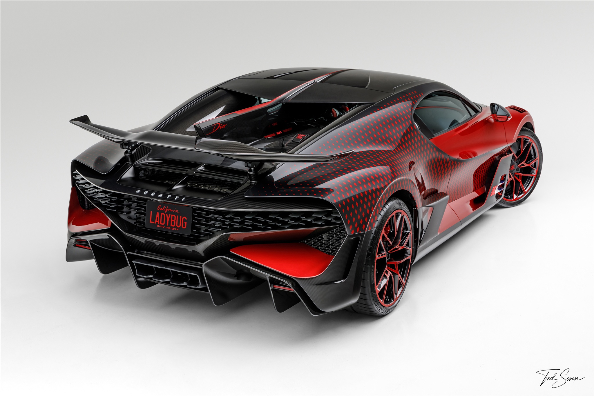 sieu xe,  bugatti,  rolls-royce,  pagani,  mercedes,  maybach,  divo,  mistral,  chiron,  veyron,  La Voiture Noire,  Sweptail,  phantom,  boat tail,  Centodieci,  Exelero,  Codalunga,  huayra,  zonda,  imola,  lamborghini,  ferrari,  mclaren,  asotn martin anh 6