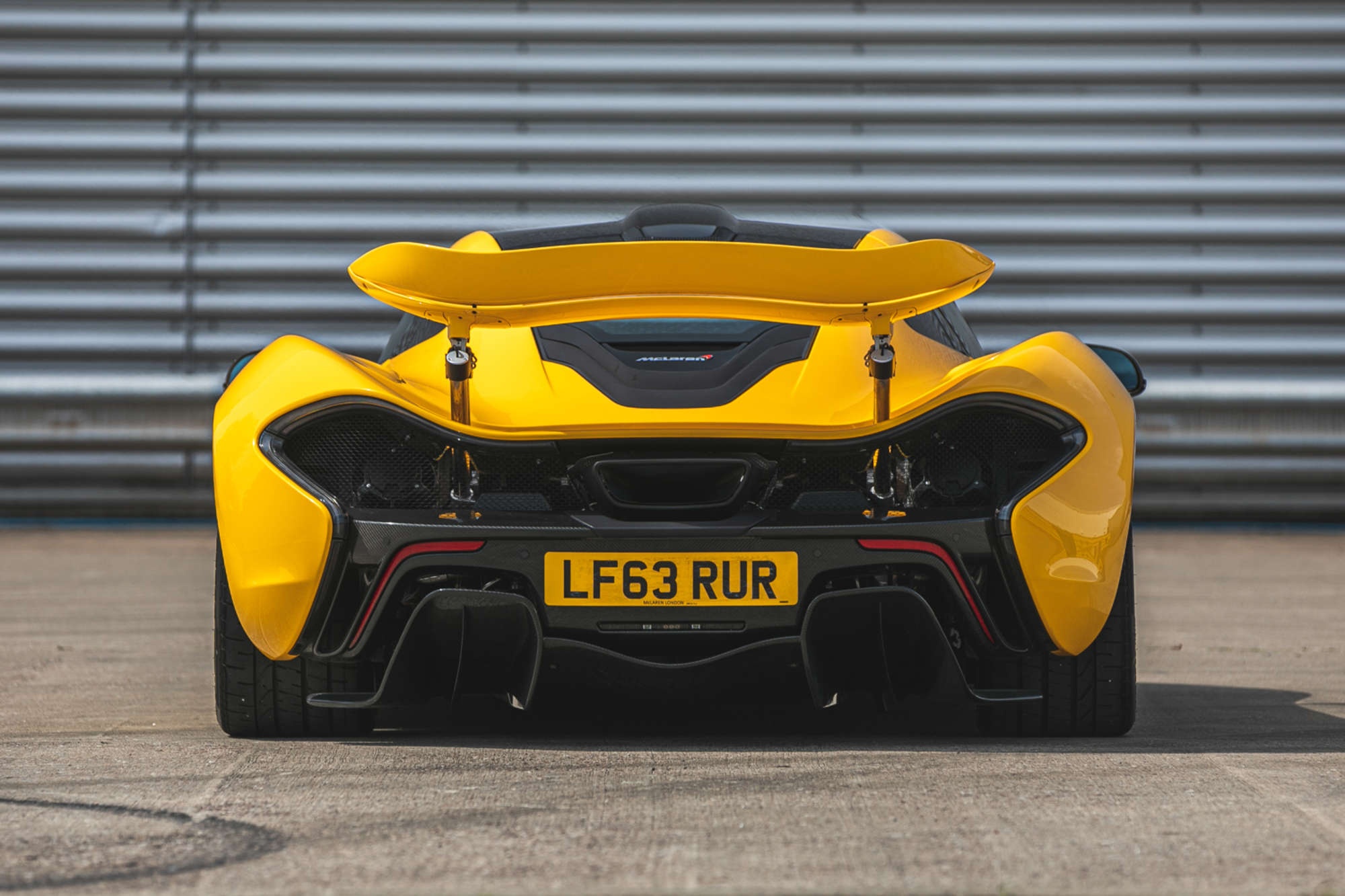 mclaren,  p1,  mclaren p1,  silverstone auctions,  ferrari,  laferrari,  918 spyder,  porsche,  porsche 918 spyder,  sieu xe,  lamborghini anh 4