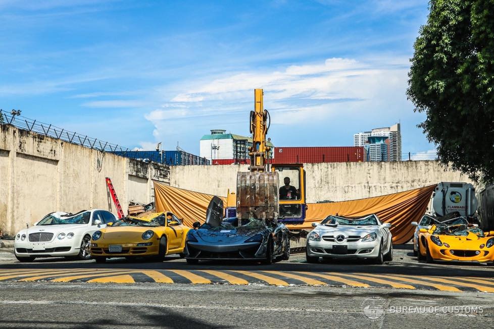 hai quan,  Philippines,  tieu huy,  sieu xe,  tieu huy sieu xe,  mclaren,  620r,  mclaren 620r,  lotus,  mercedes,  benz,  mercedes-benz,  porsche,  911,  porsche 911,  bentley,  bentley continental flying spur,  lotus exige,  lotus elise,  mercedes slk,  mercedes-benz slk,  hyundai genesis,  toyota camry,  toyota,  solara,  toyota solara,  toyota camry solara,  buon lau anh 2