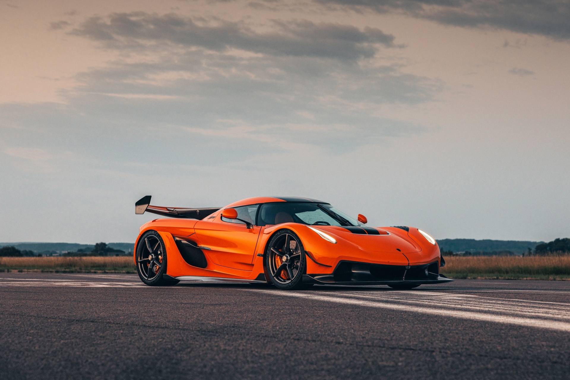 koenigsegg,  jesko,  agera,  regera,  jesko absolut,  koenigsegg jesko,  koenigsegg jesko absolut,  koenigsegg agera,  koenigsegg regera,  koenigsegg ccx,  koenigsegg ccxr,  koenigsegg gemera,  gemera,  agera rs,  agera r,  agera s,  one:1,  koenigsegg one:1 anh 2
