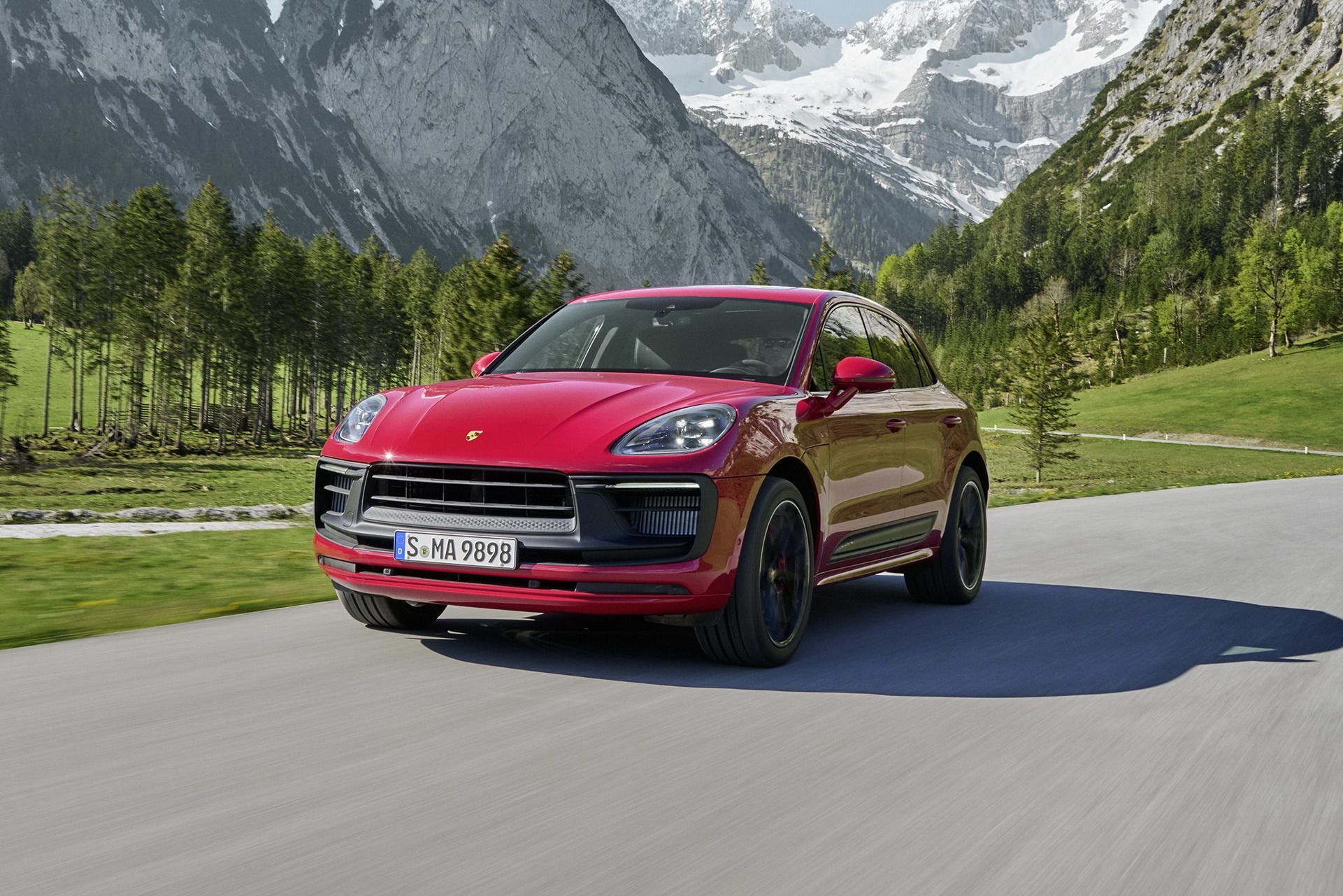 Porsche Macan bi khai tu tai chau Au hinh anh