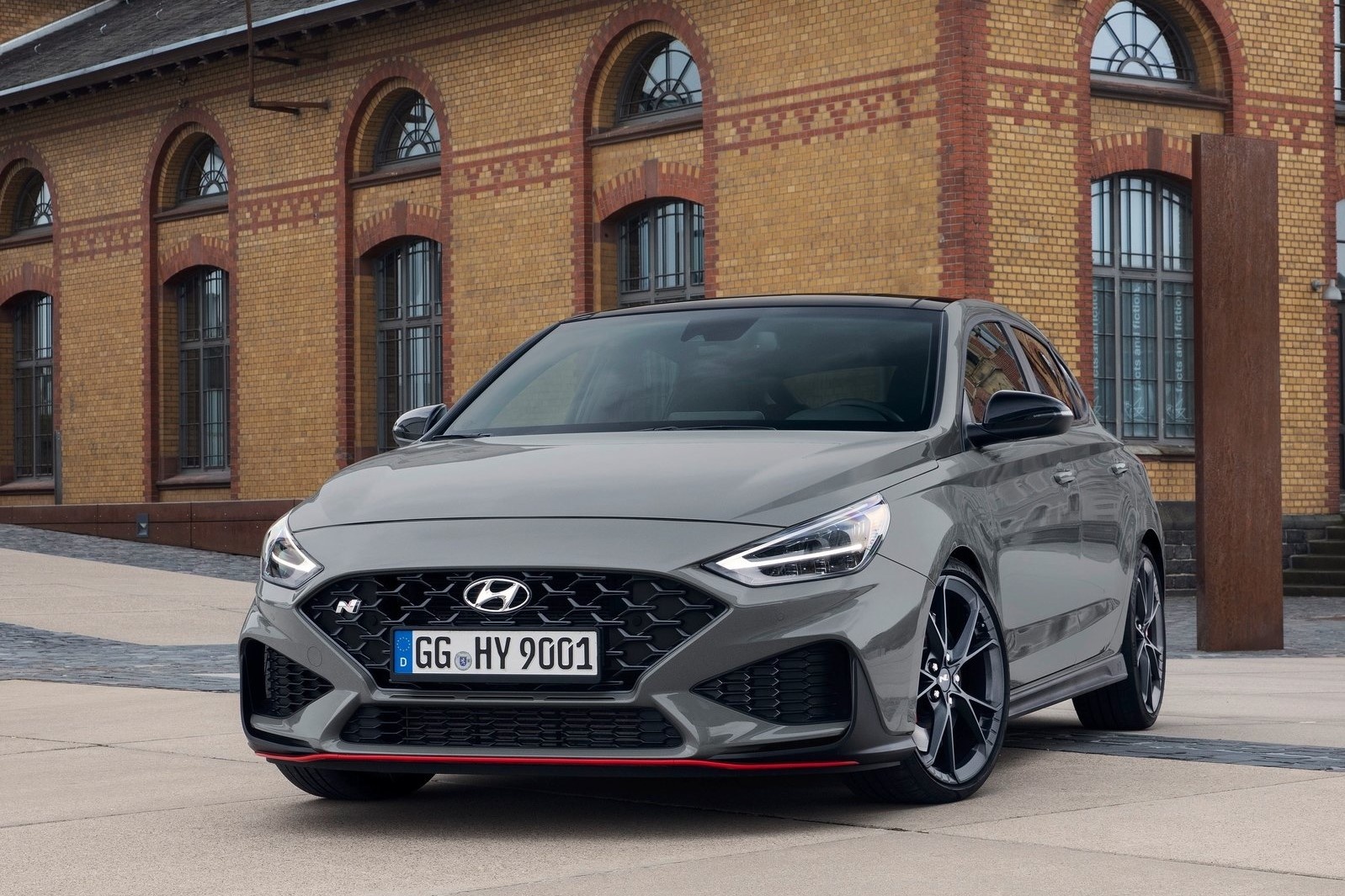 Hyundai i30 N fastback ban gioi han mang thiet ke the thao cuc doan hinh anh