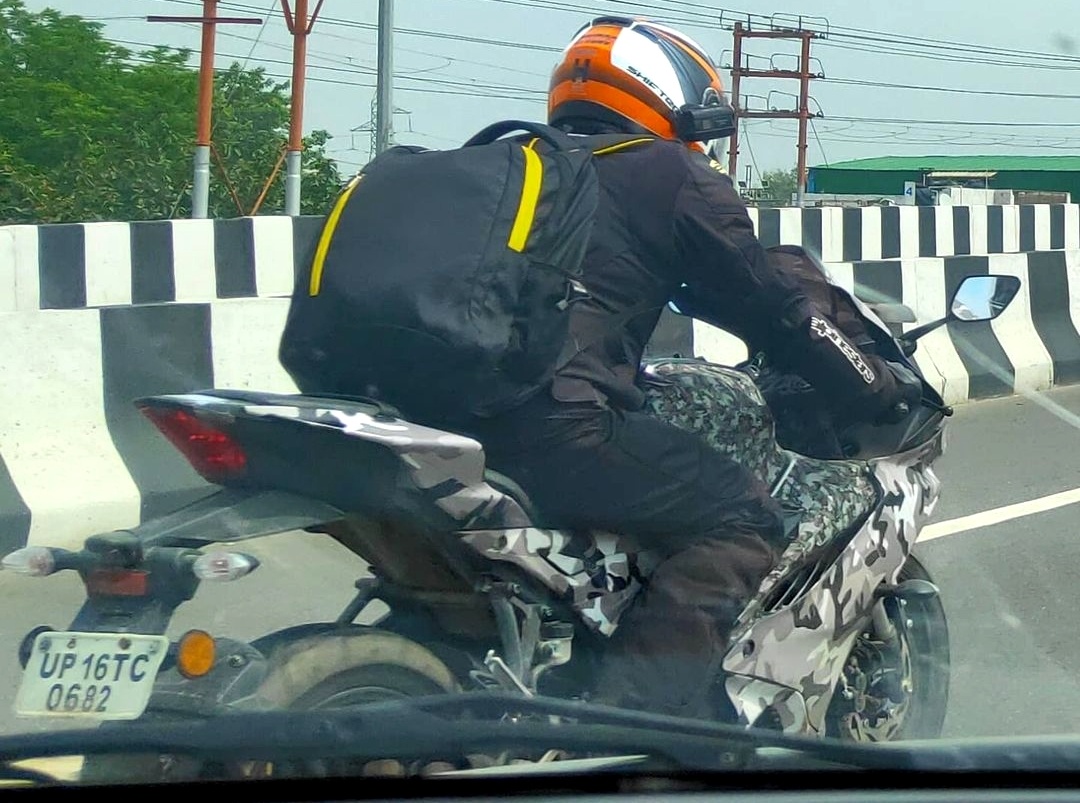 Lo clip chay thu Yamaha R15 V4 hinh anh