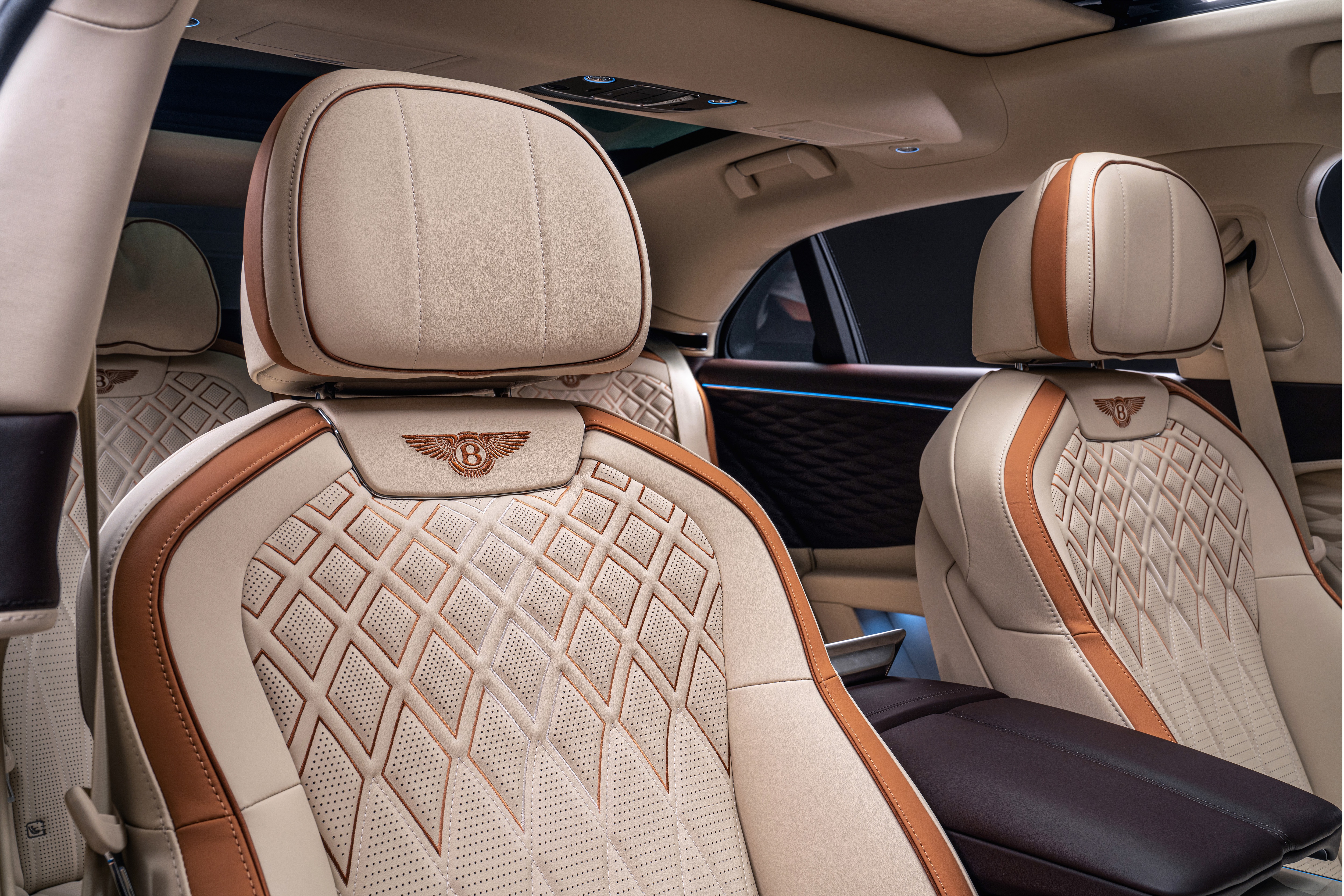 bentley,  continental,  flying spur,  bentley flying spur,  flying spur hybrid,  bentley flying spur hybrid,  bentley hybrid,  odyssean,  bentley odyssean,  odyssean edition,  phiên bản đặc biệt ảnh 2 bentley,  continental,  flying spur,  bentley flying spur,  flying spur hybrid,  bentley flying spur hybrid,  bentley hybrid,  odyssean,  bentley odyssean,  odyssean edition,  phien ban dac biet anh 2