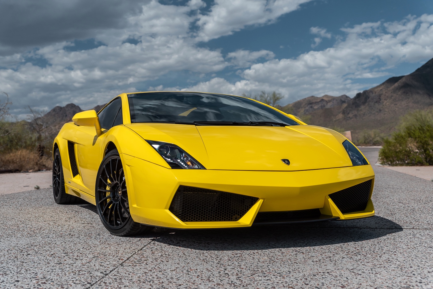 Chiec Lamborghini Gallardo ban so san co gia dat hon Huracan hinh anh