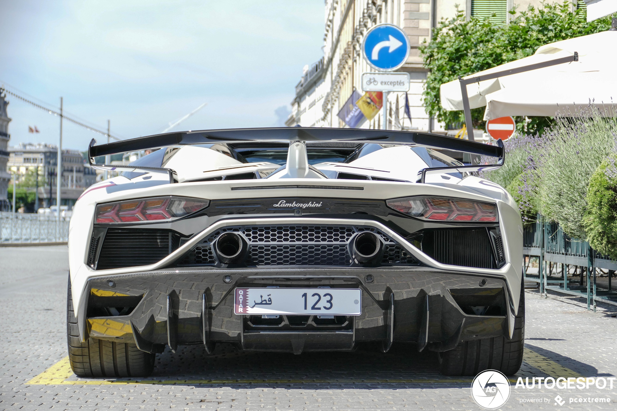 Bien so xe co gia 12 trieu USD anh 2