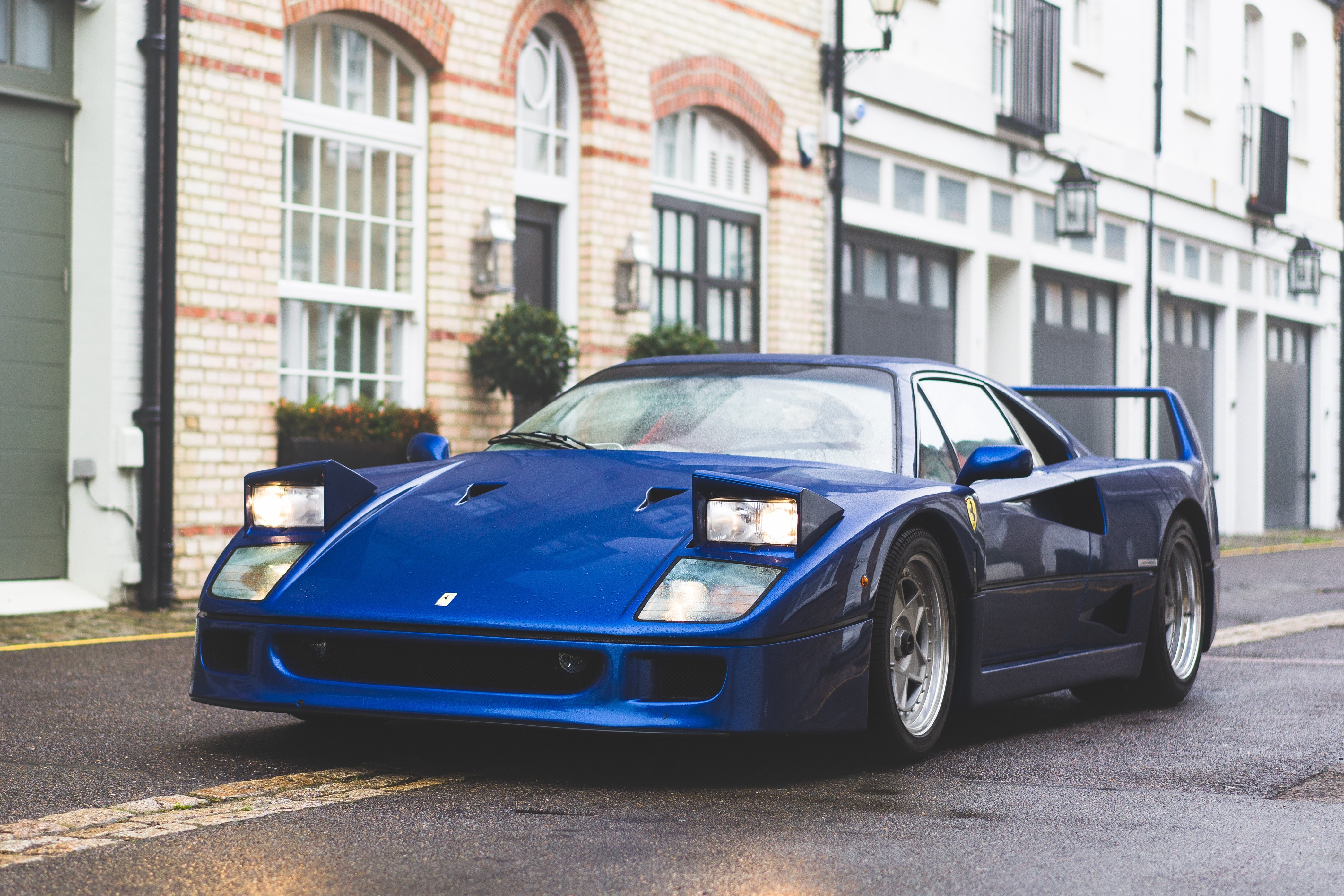 Ferrari F40 doi 1987 co gia len den gan 1,4 trieu USD hinh anh