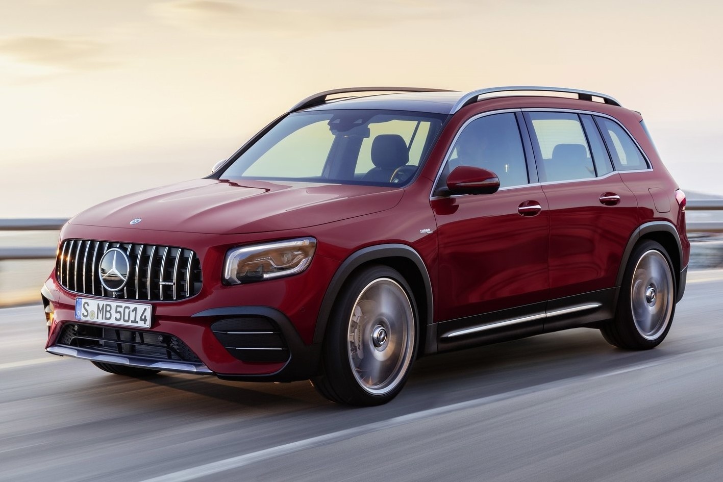 mercedes,  benz,  amg,  mercedes-amg,  mercedes-benz,  glb35,  glb 35,  glb200,  glb 200,  mercedes glb35,  glb35 amg,  amg glb35,  glb 35 amg,  amg glb 35,  suv 7 cho ngoi,  hieu suat cao,  a35,  a 35 sedan,  a35 sedan anh 3