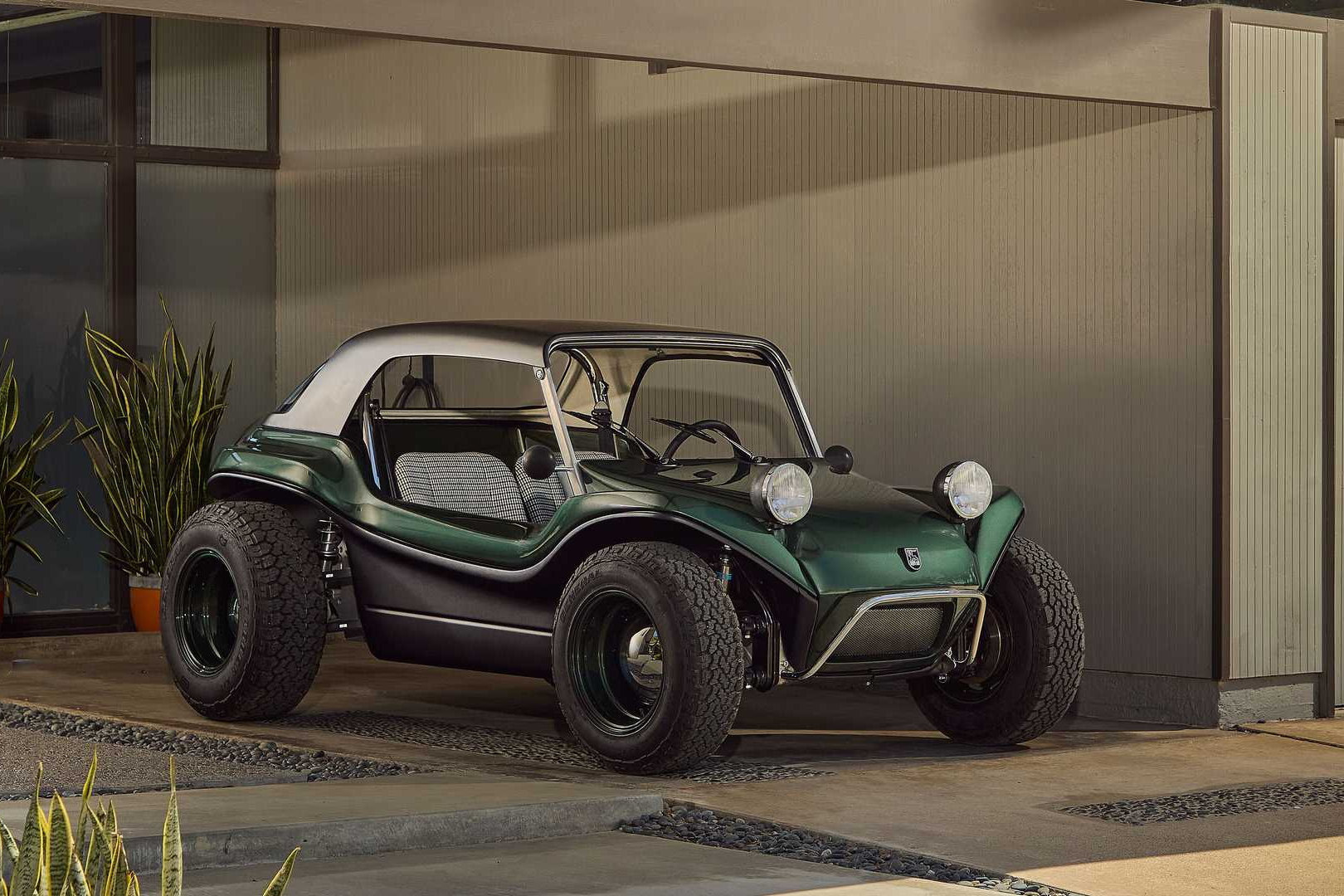 Monterey Car Week,  The Quail,  Pebble Beach Concours d'Elegance,  sieu xe,  xe the thao,  xe dien,  trien lam,  lamborghini,  porsche,  pagani,  bugatti,  mercedes,  bmw,  bentley,  hennessey,  delorean anh 14