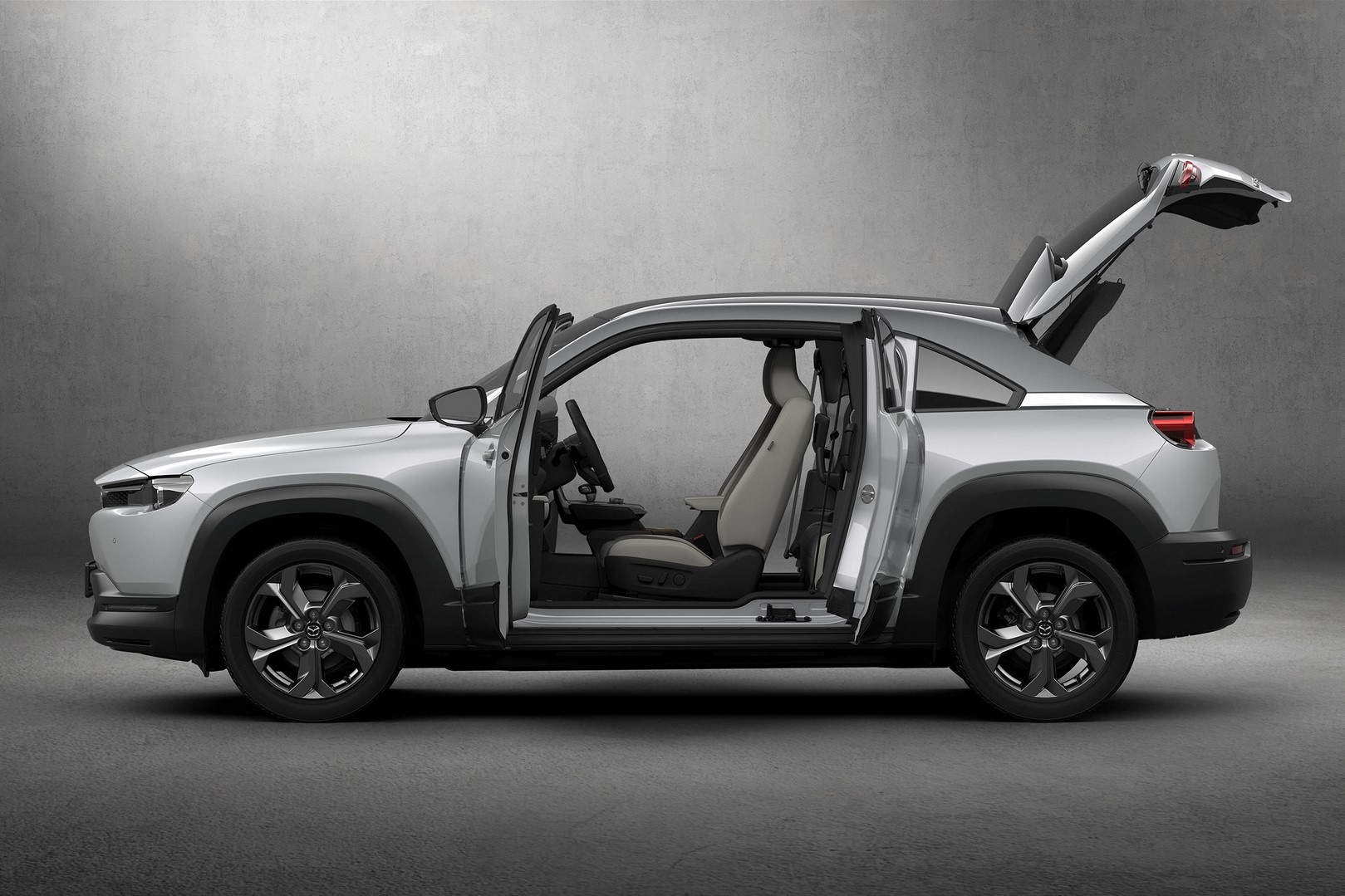 xe dien mazda anh 10