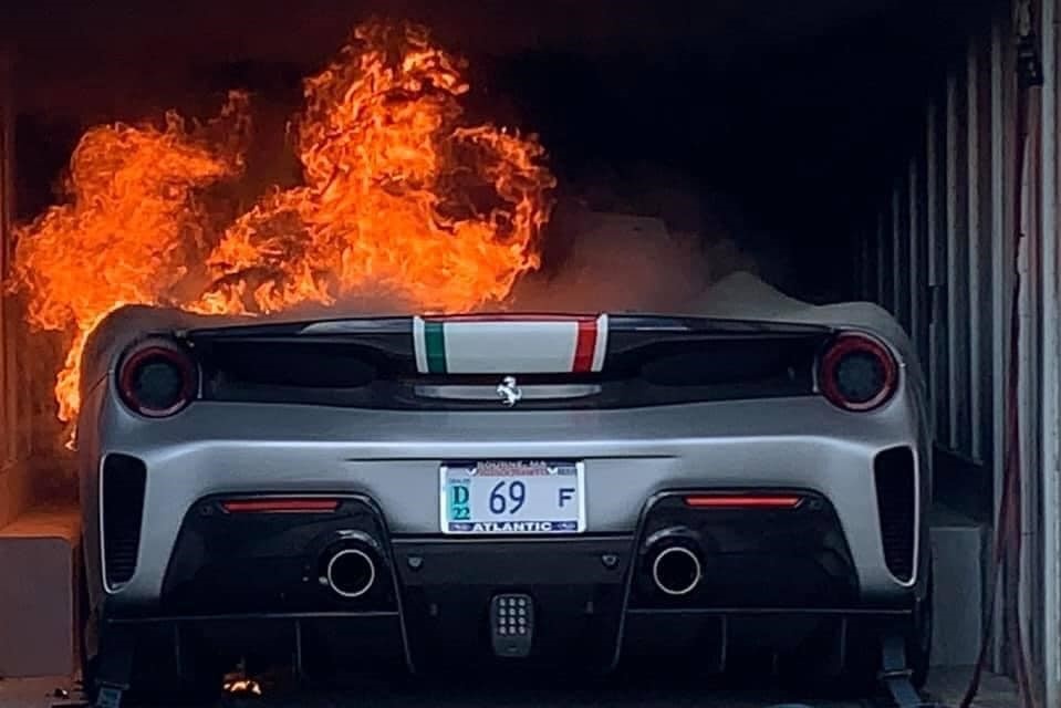 Ferrari 488 Pista phien ban dac biet chay rui vi chap dien hinh anh