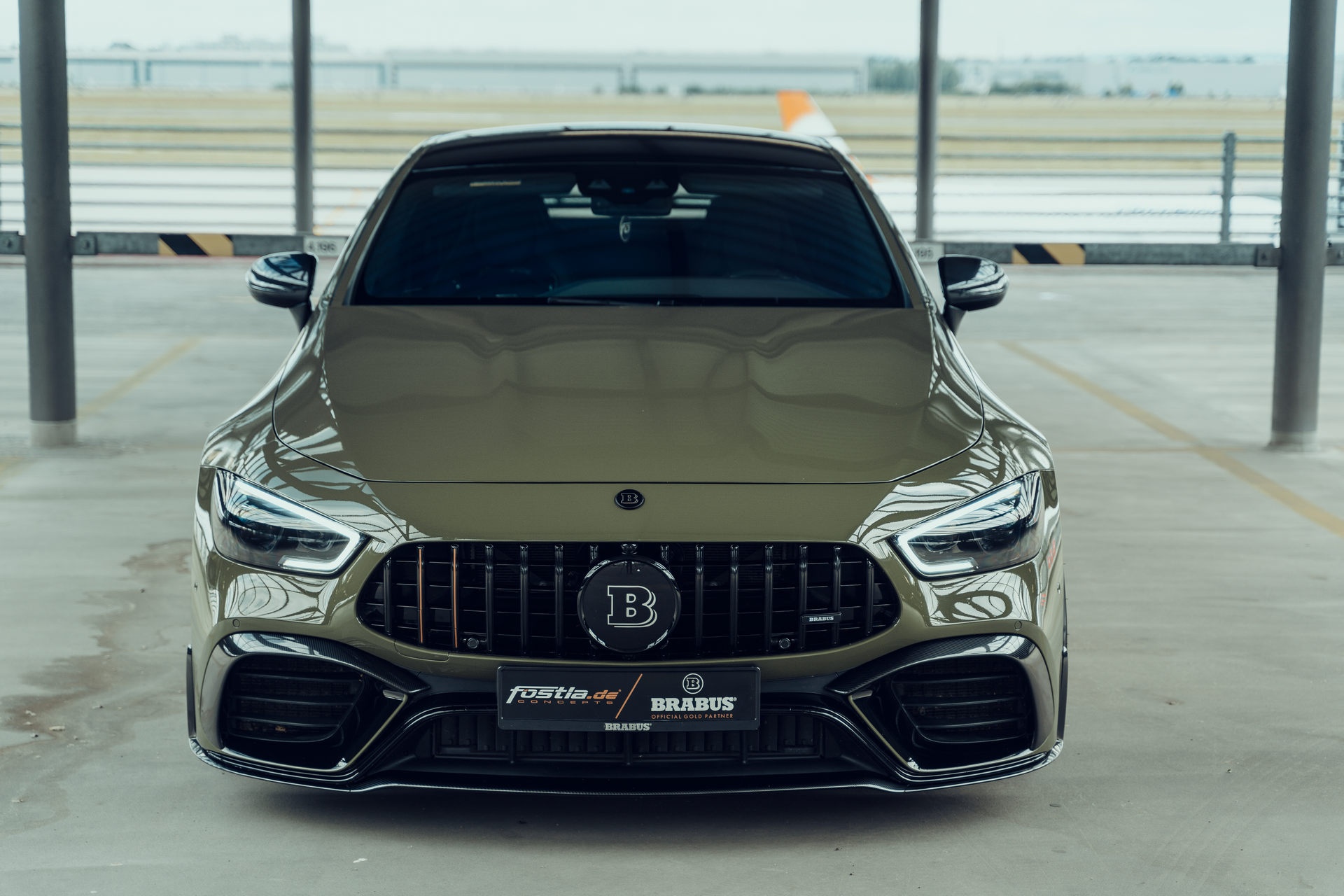 Mercedes-AMG GT 63 anh 1