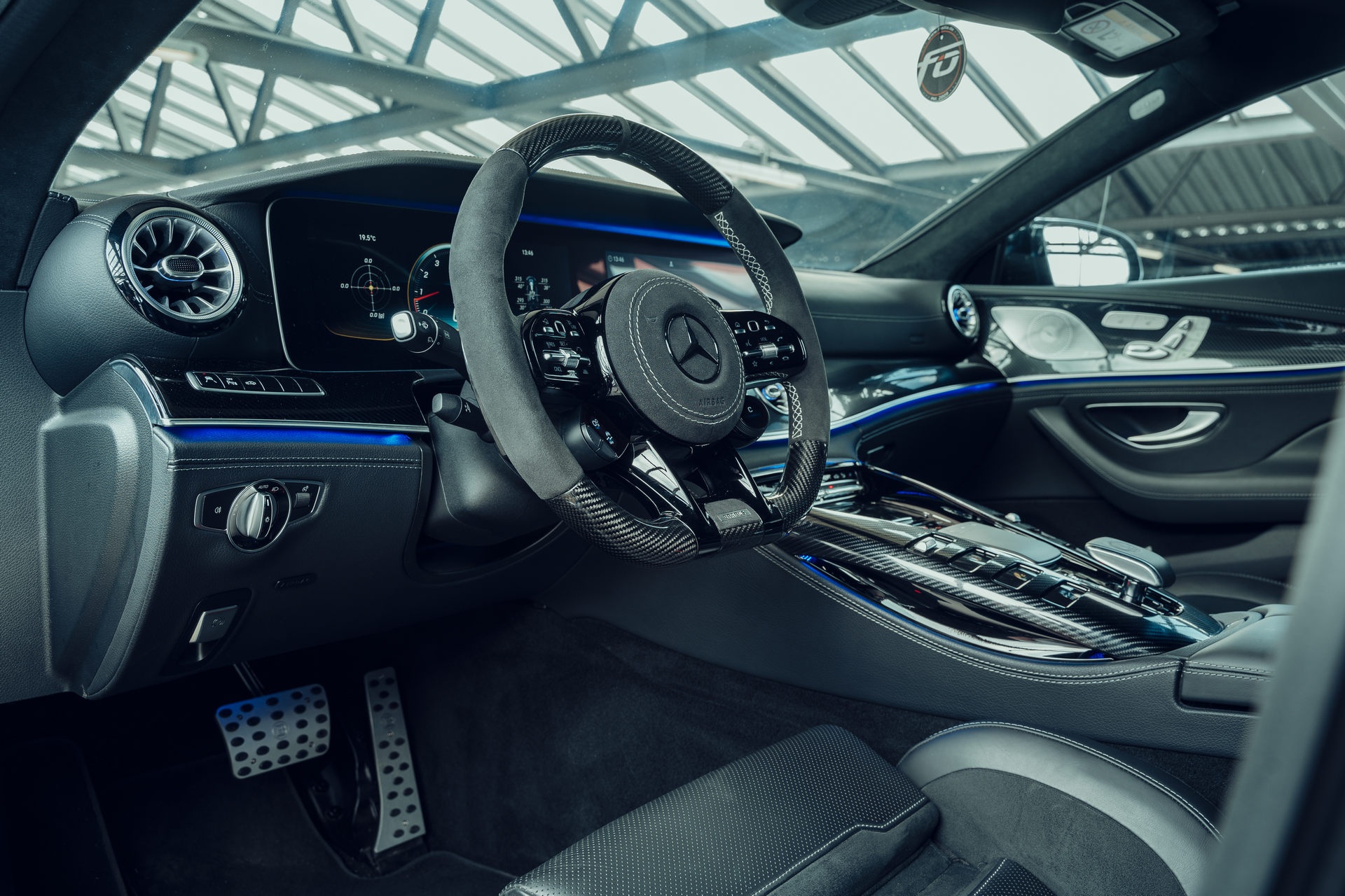 Mercedes-AMG GT 63 anh 4