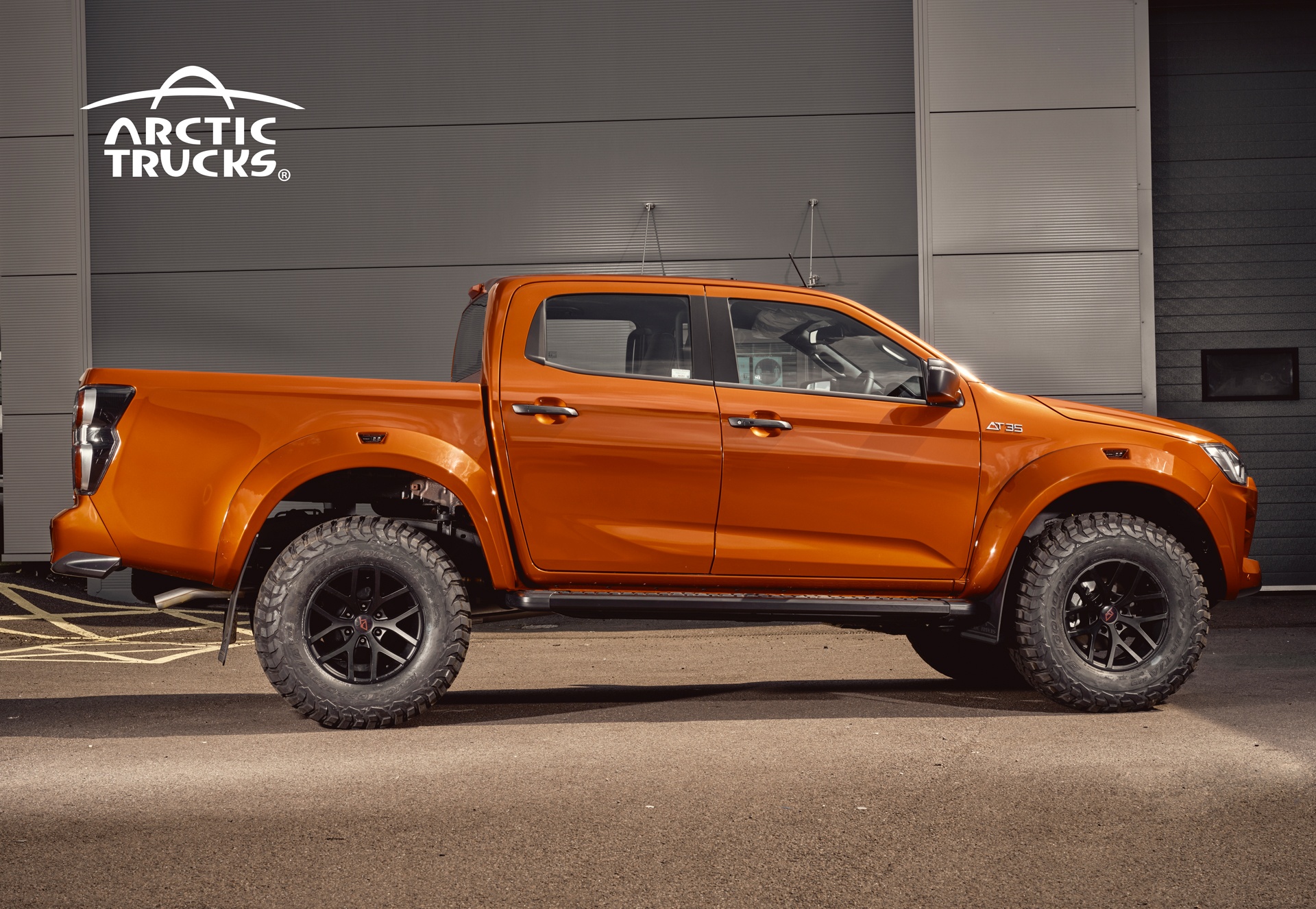Bán tải Isuzu D-Max với gói độ off-road ảnh 2 Ban tai Isuzu D-Max voi goi do off-road anh 2