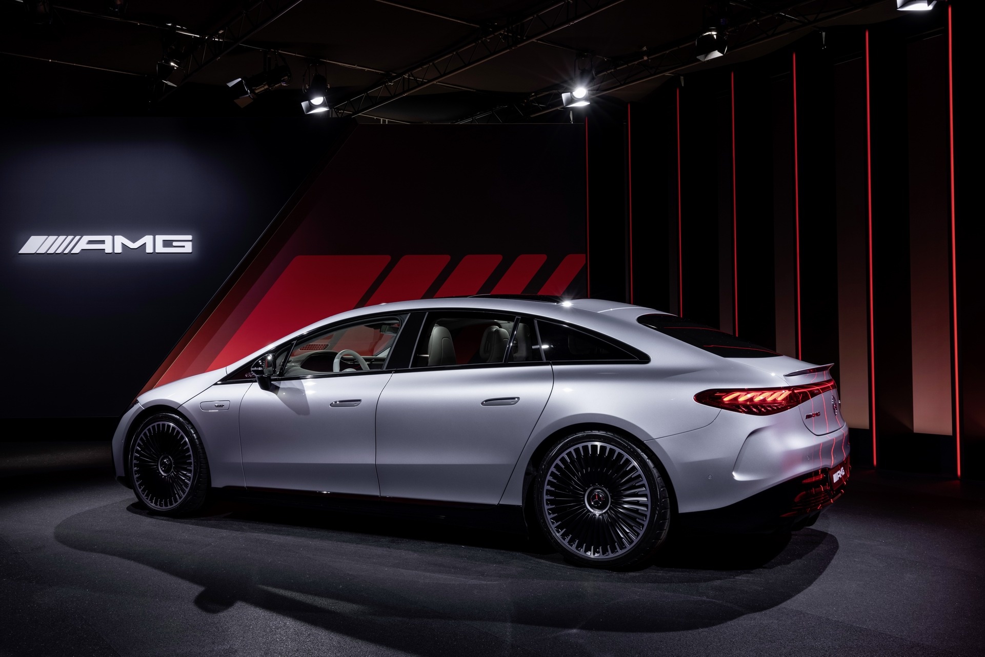 Xe dien hieu suat cao anh 18