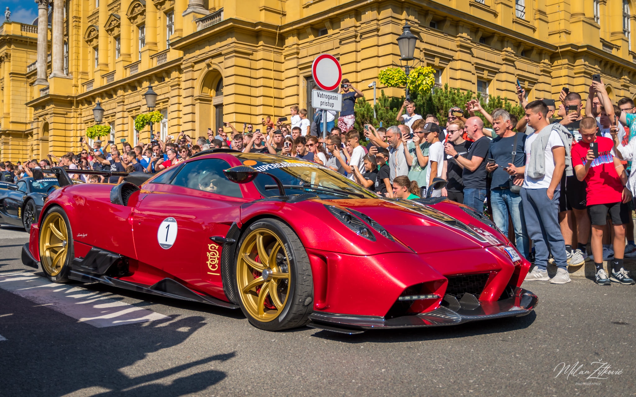 sieu xe,  bugatti,  rolls-royce,  pagani,  mercedes,  maybach,  divo,  mistral,  chiron,  veyron,  La Voiture Noire,  Sweptail,  phantom,  boat tail,  Centodieci,  Exelero,  Codalunga,  huayra,  zonda,  imola,  lamborghini,  ferrari,  mclaren,  asotn martin anh 3